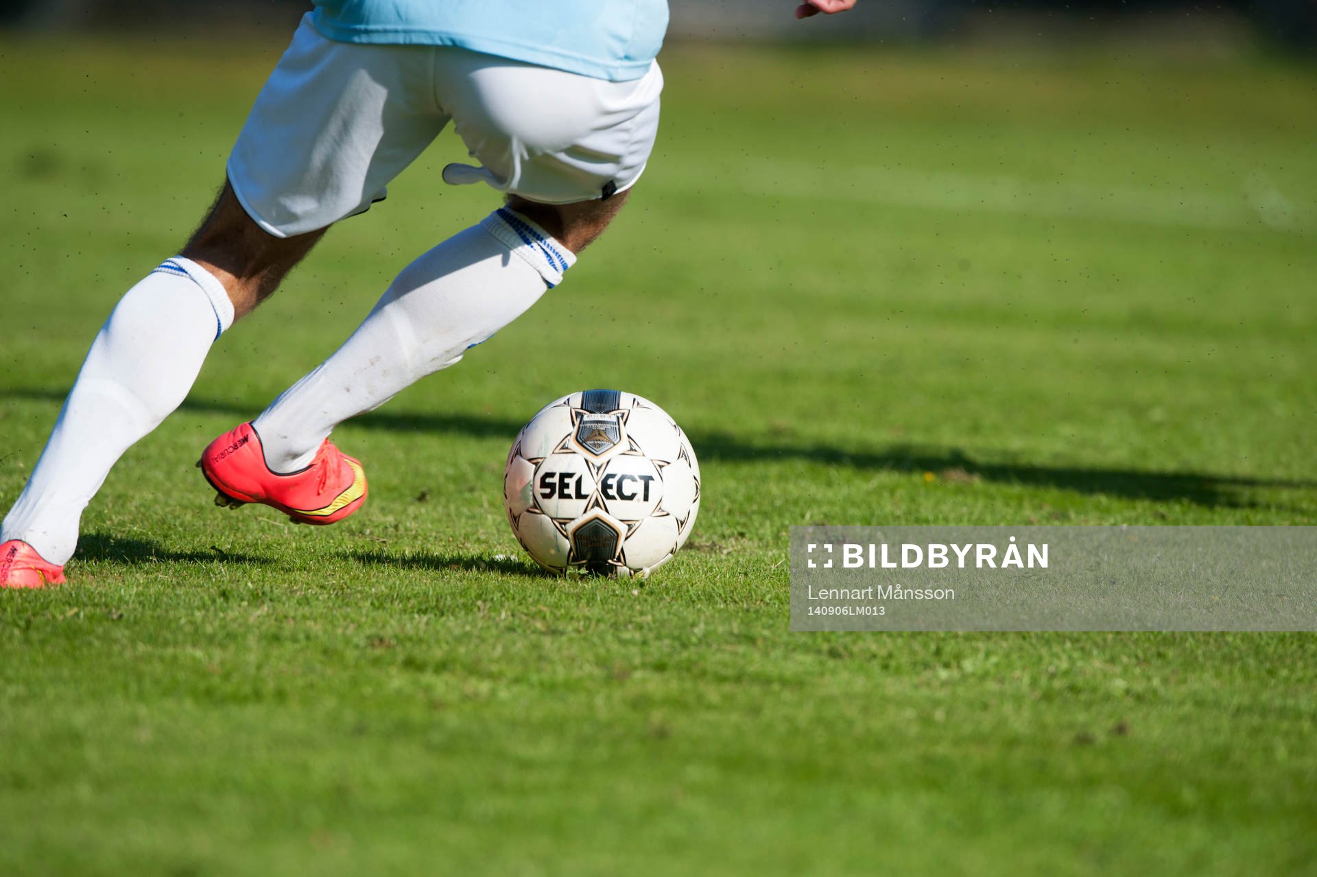Fotboll Select och fotbollsskor Nike i matchen i division 3
