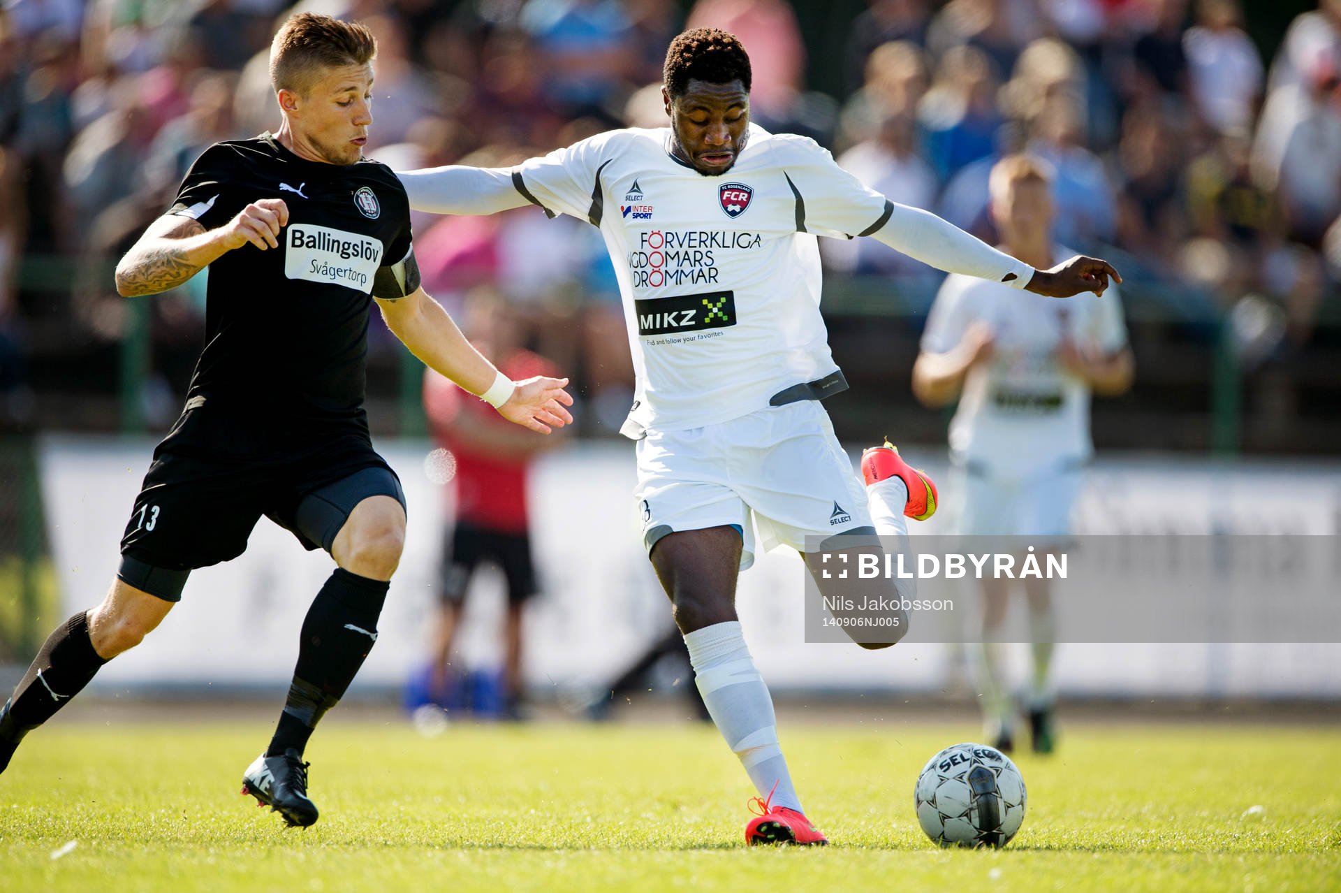 Höllvikens Anton Viklund FC Rosengårds Dennis Anwi
