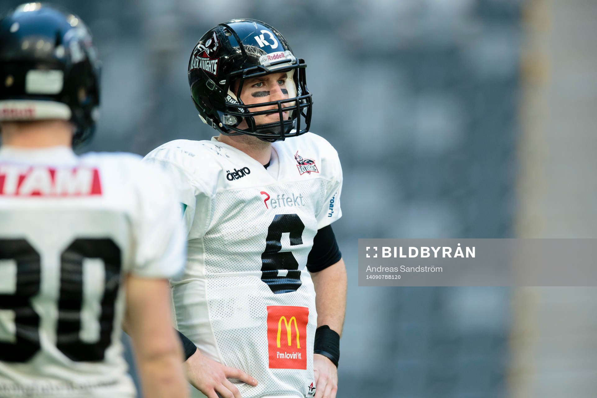 Örebro Black Knights quarterback Jakob Nordkvist  ser