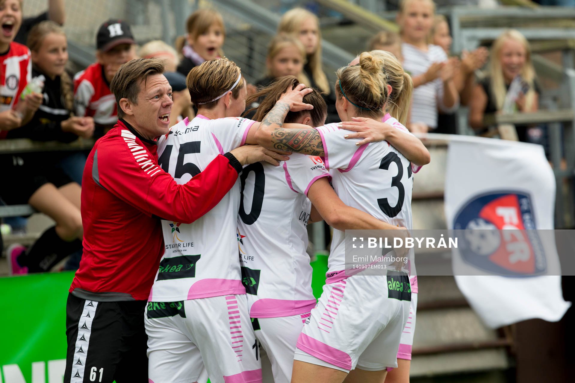 Ramona Bachmann från Rosengård gör 2-1 och jublar
