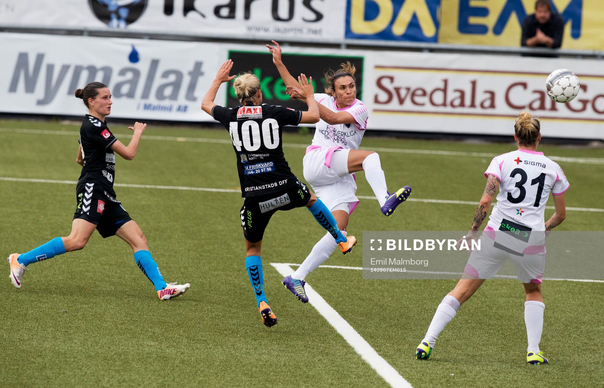 Marta Vieira Da Silva från Rosengård började på bänken