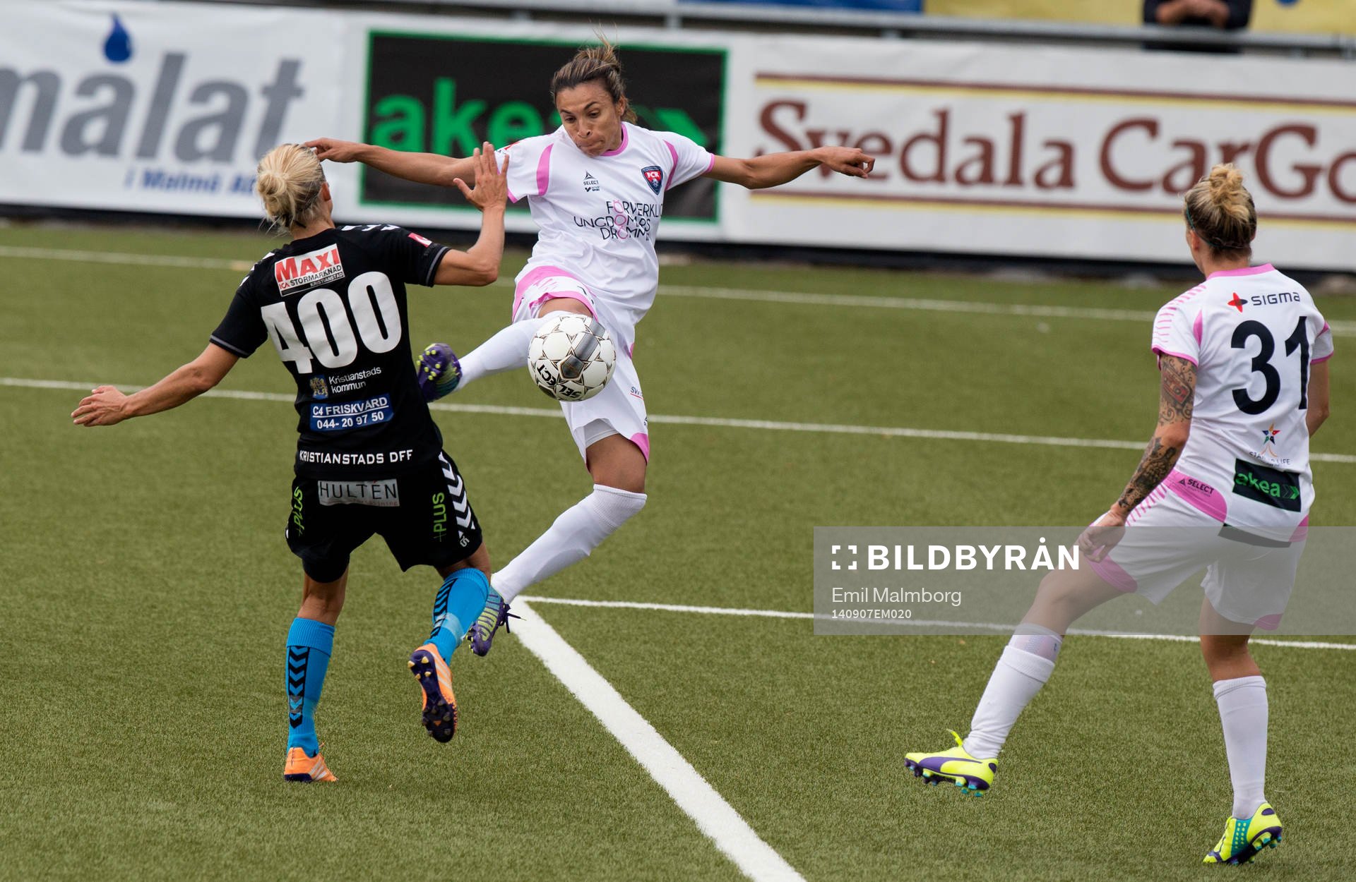 Marta Vieira Da Silva från Rosengård började på bänken