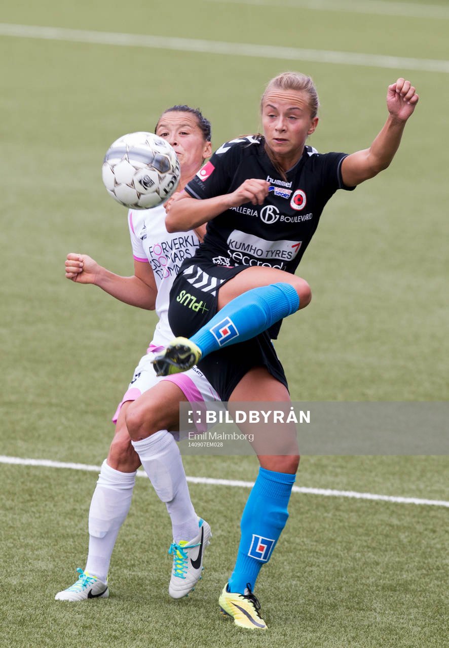 Alexandra Riley, Rosengård och Maja Norrhamn, Kristianstad under matchen i damallsvenskan mellan Rosengård och Kristianstad den 7 September 2014 i Malmö