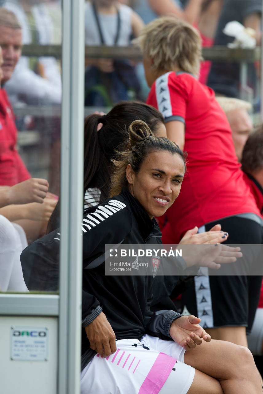 Marta Vieira Da Silva, Rosengård började på bänken men