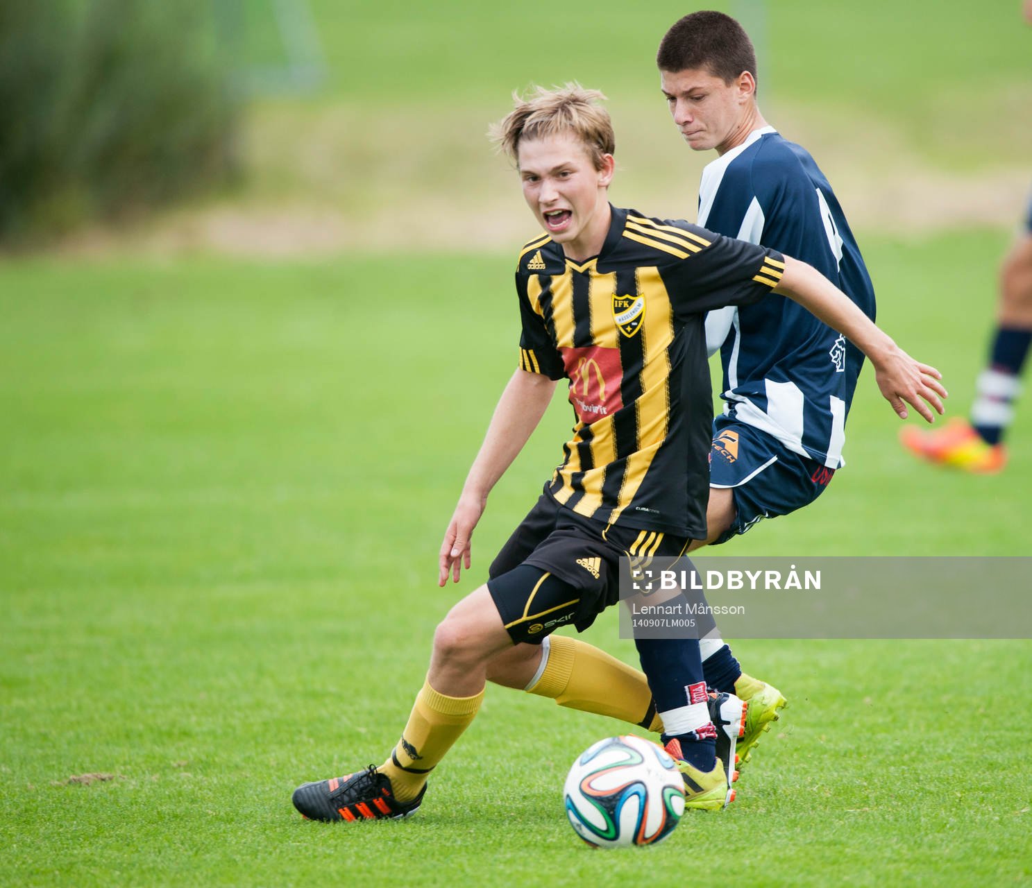 IFK Hässleholms Edvin Nilsson i matchen för 15-åringar mellan IFK Hässleholm och Kristianstads FF i Hässleholm 7 september 2014.