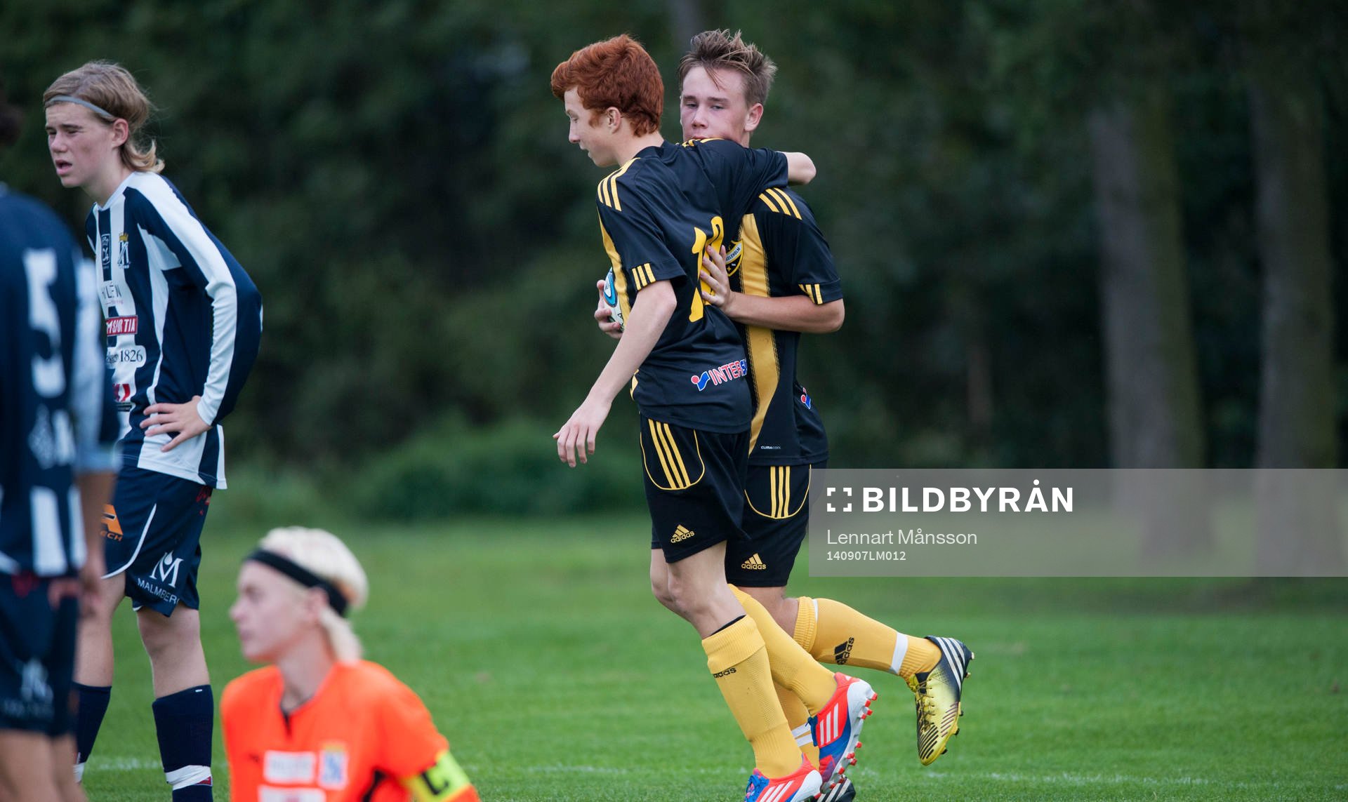 IFK Hässleholms Kevin Zenthio och Theo Ekström  i matchen