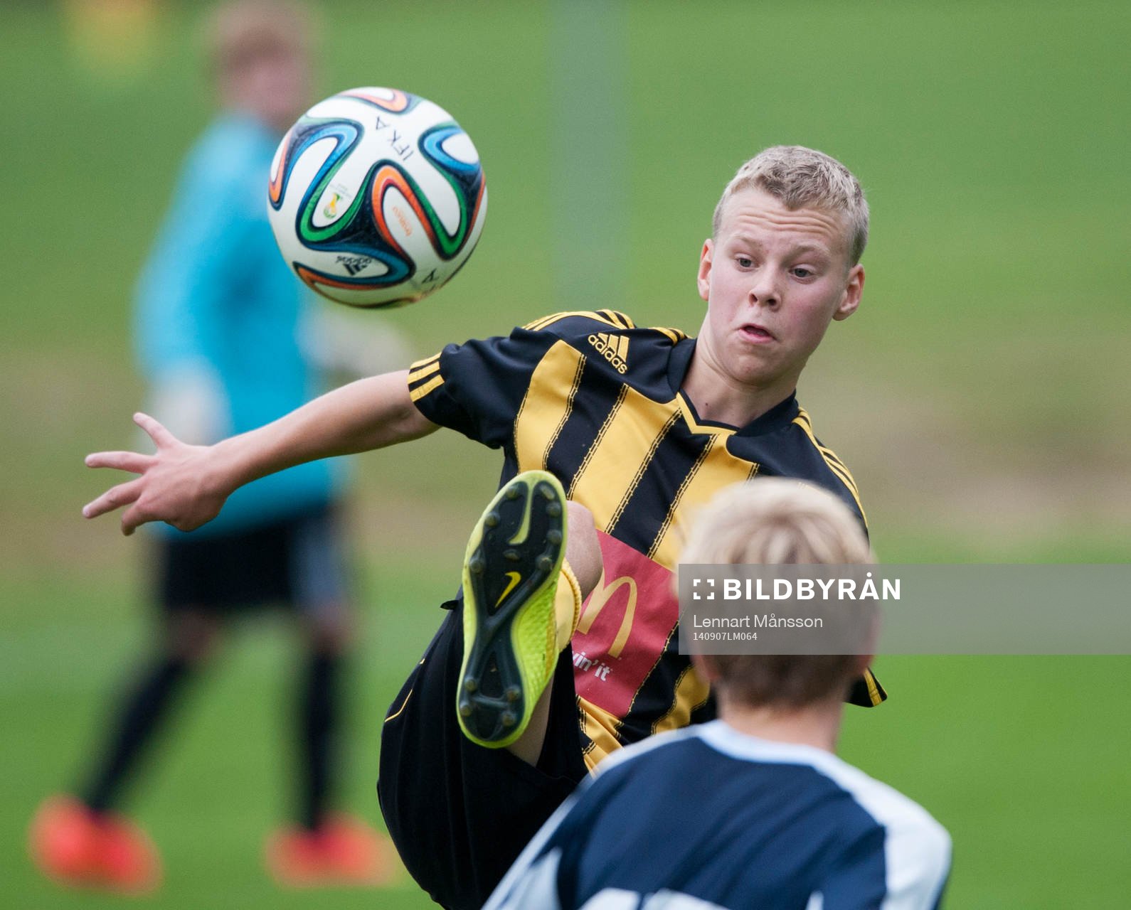 Hög spark, IFK Hässleholms Jakob Svensson i matchen för