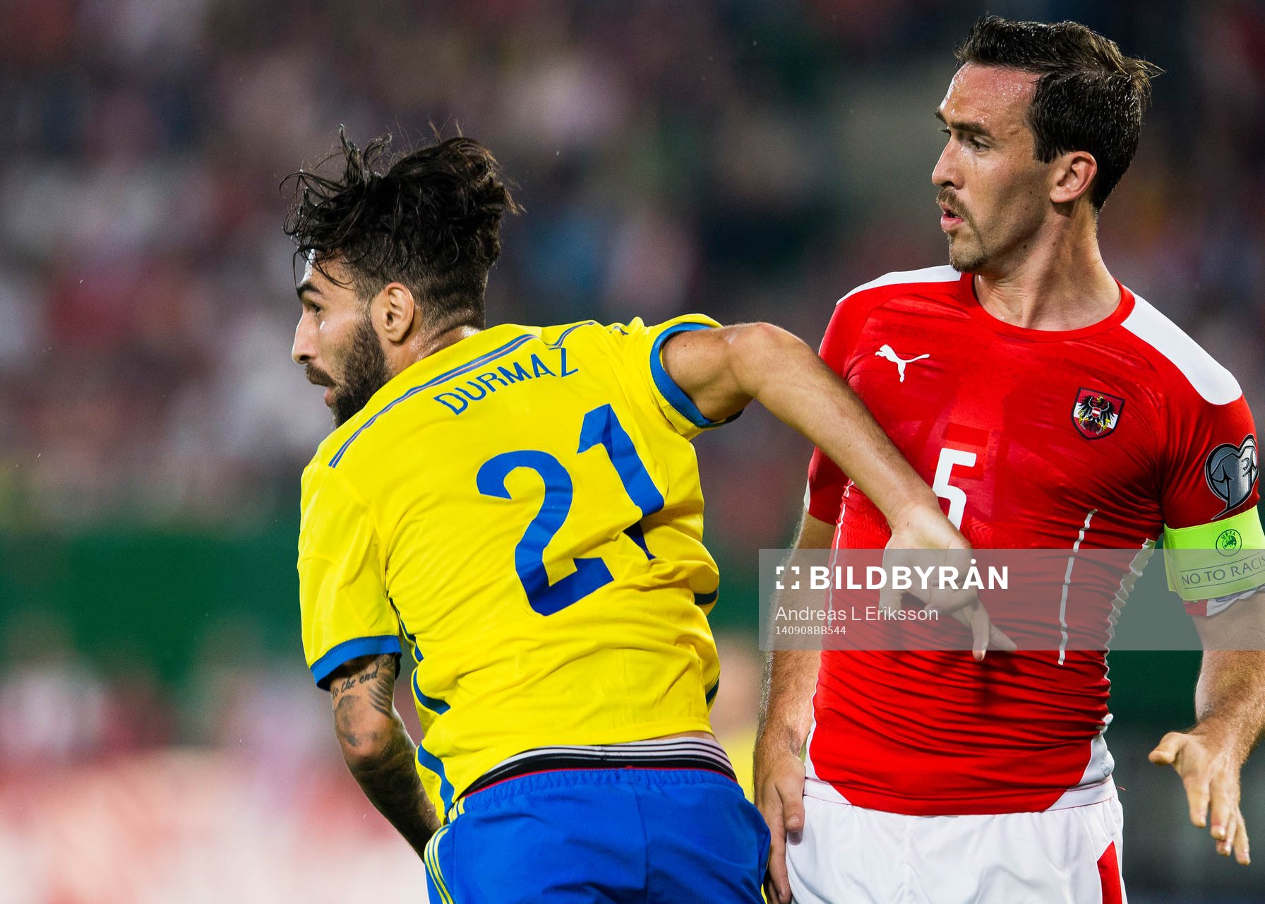 Sveriges Jimmy Durmaz och Österrikes Chistian Fuchs