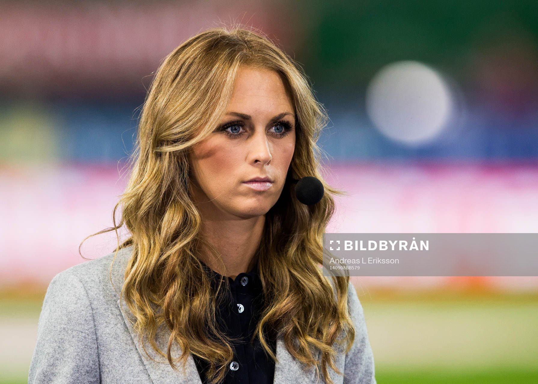 s studio innan fotbollsmatchen i EM-kvalet mellan