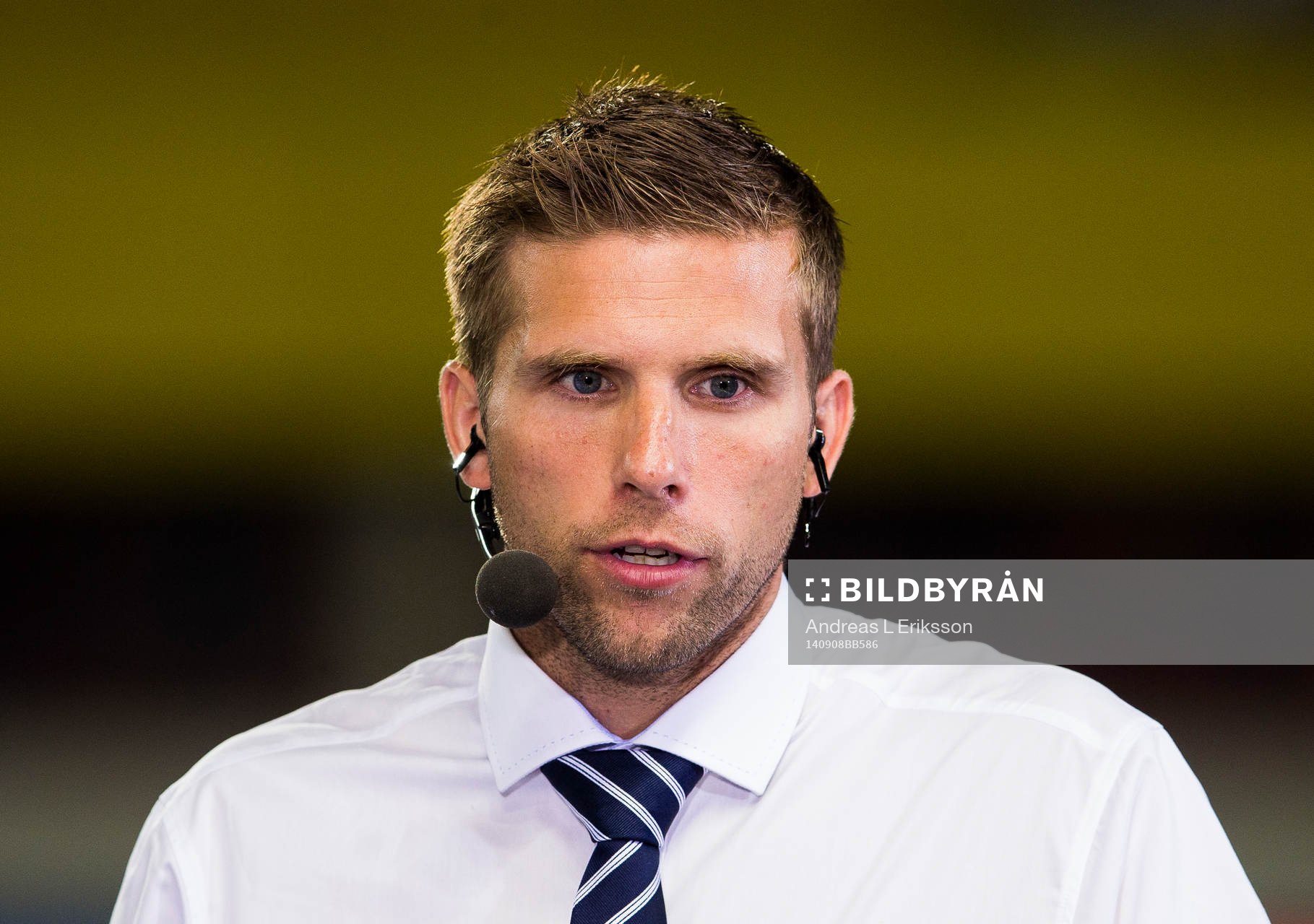 s studio innan fotbollsmatchen i EM-kvalet mellan