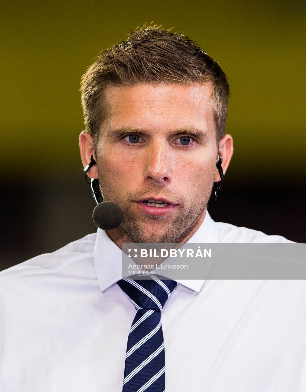 s studio innan fotbollsmatchen i EM-kvalet mellan