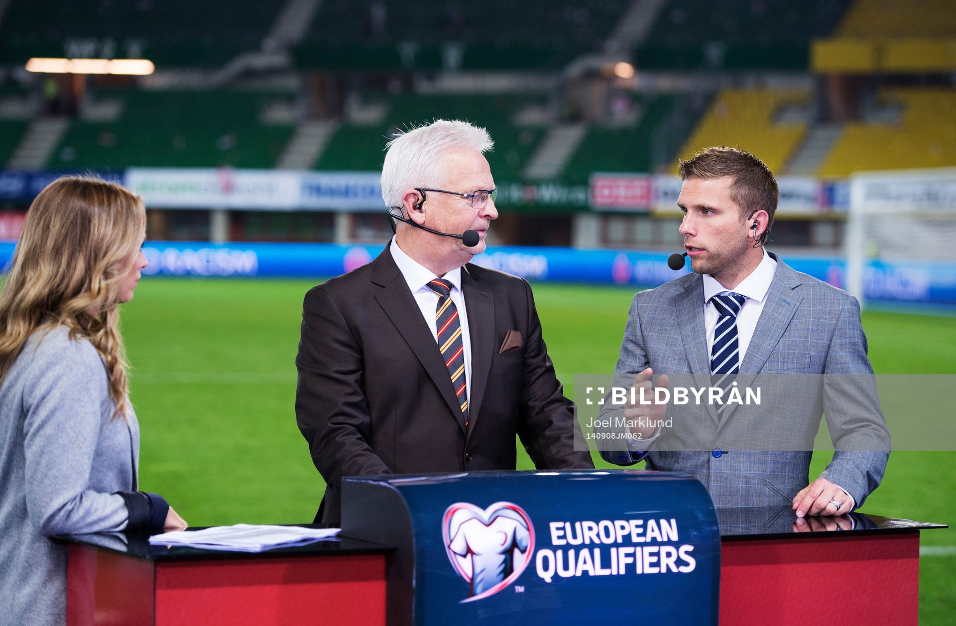 Karin Frick, Hans Backe och Anders Svensson i Kanal 5:s studio efter fotbollsmatchen i EM-kvalet mellan Österrike och Sverige den 8 september 2014 i Wien.