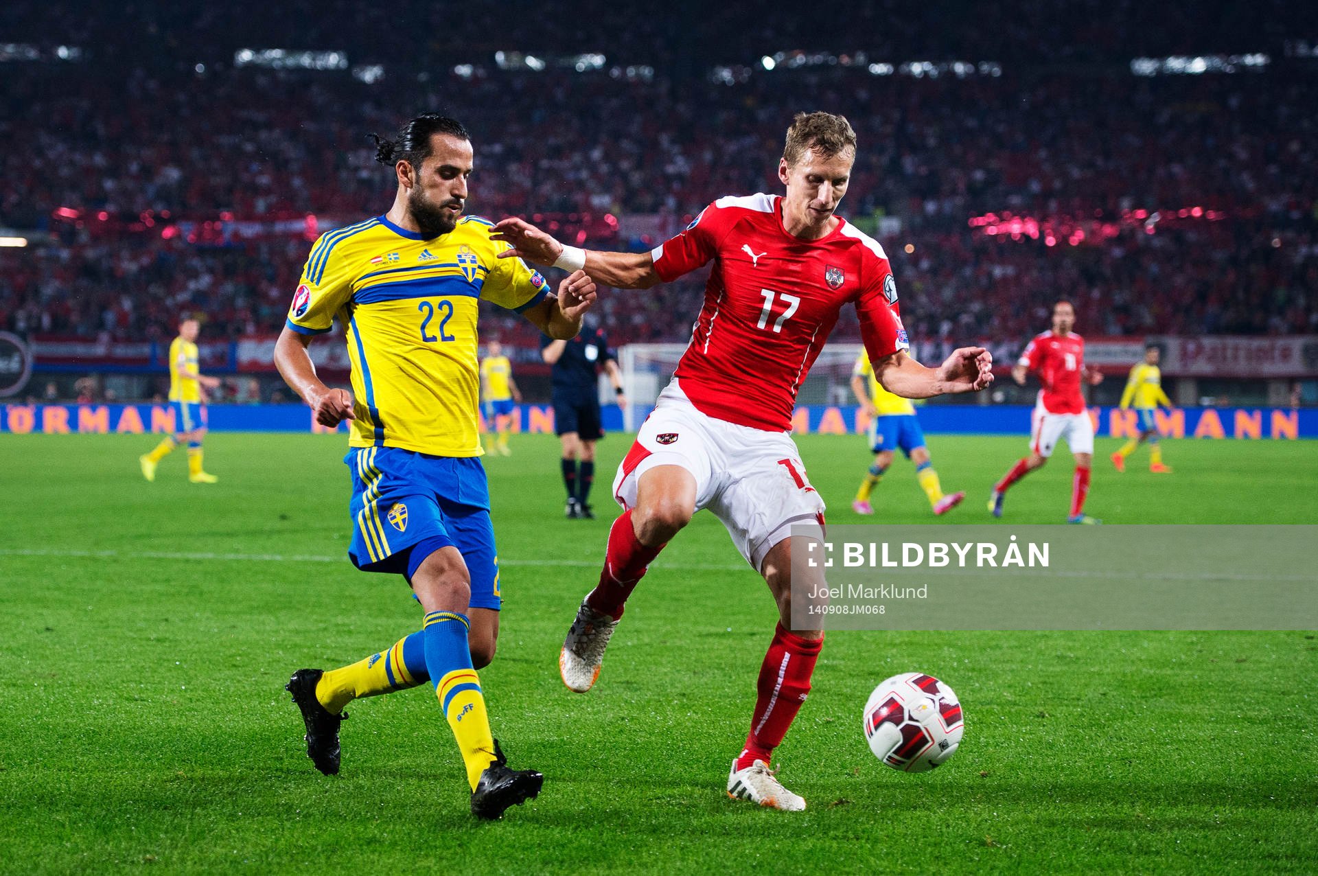 Sveriges Erkan Zengin och Österrikes Florian Klein
