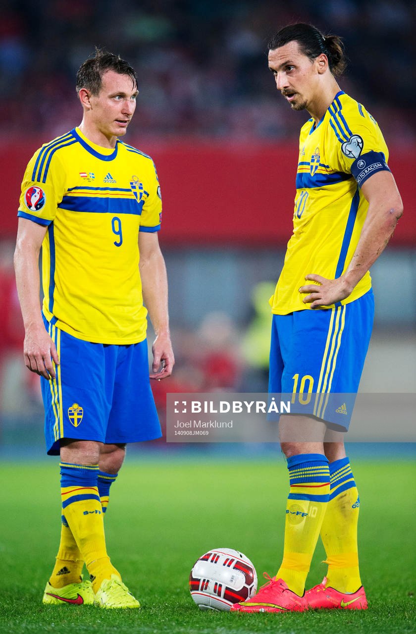 Sveriges Kim Källström och Zlatan Ibrahimovic står båda