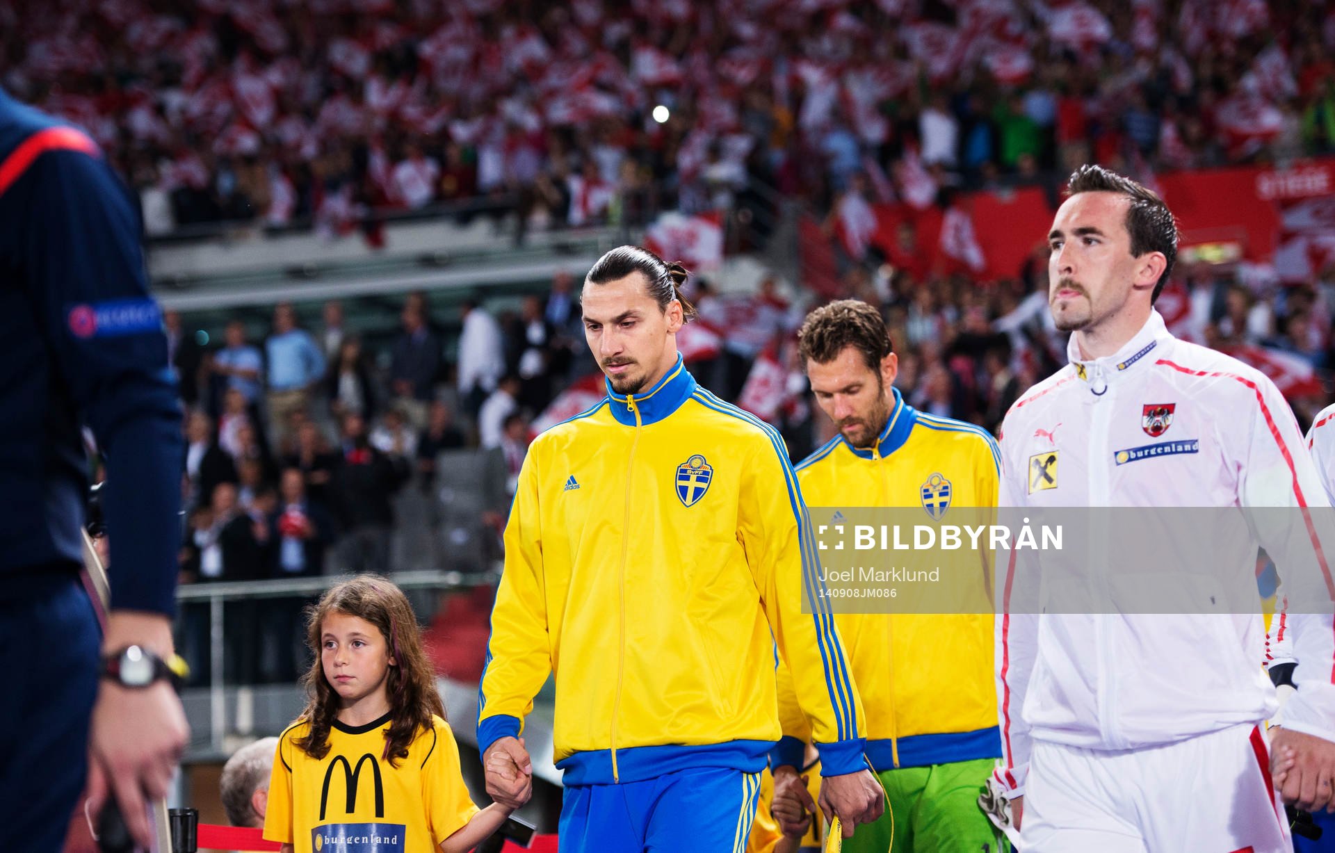 Sveriges Zlatan Ibrahimovic gör entré till
