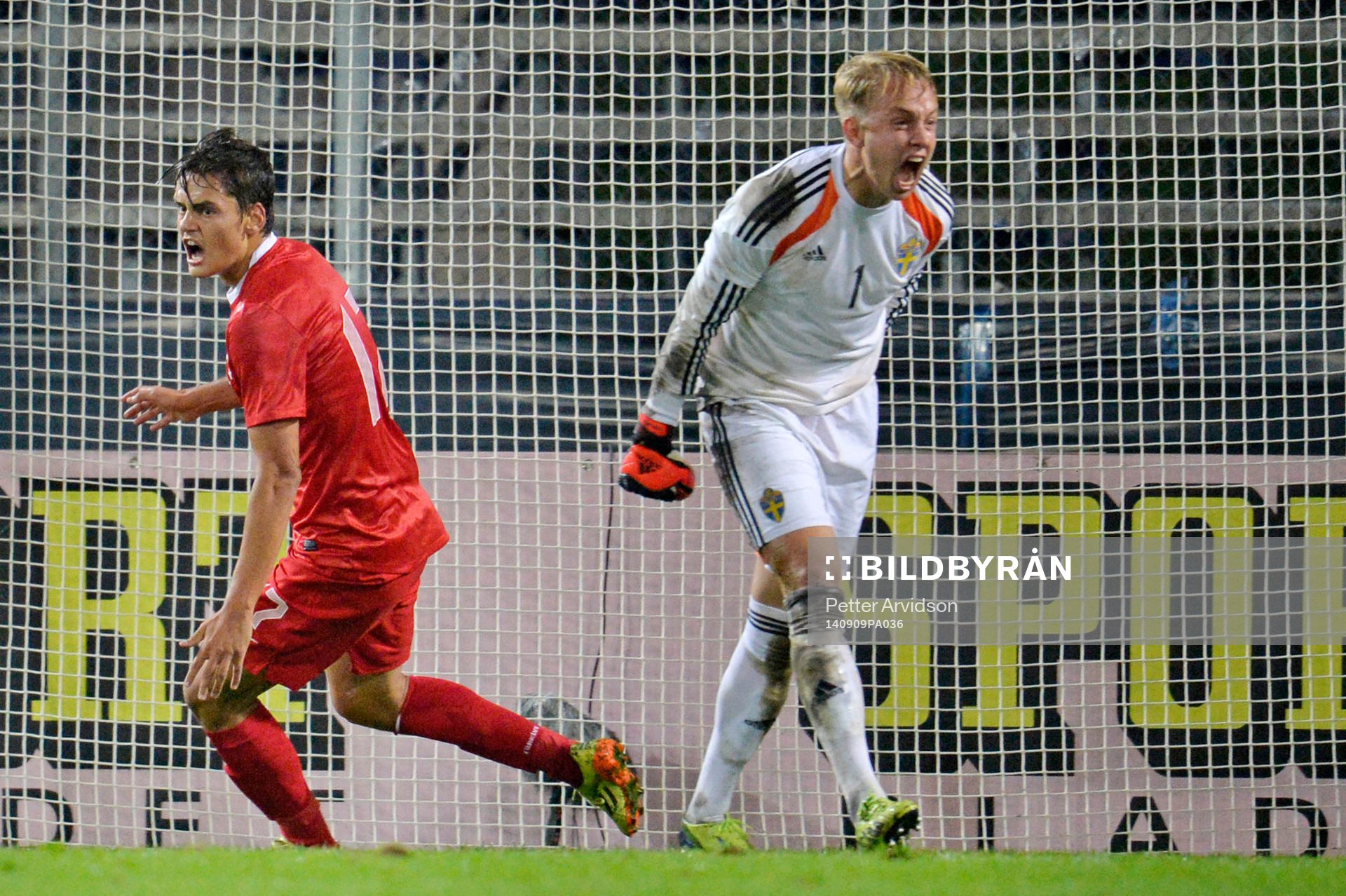 Turkiets Enes Unal jublar
