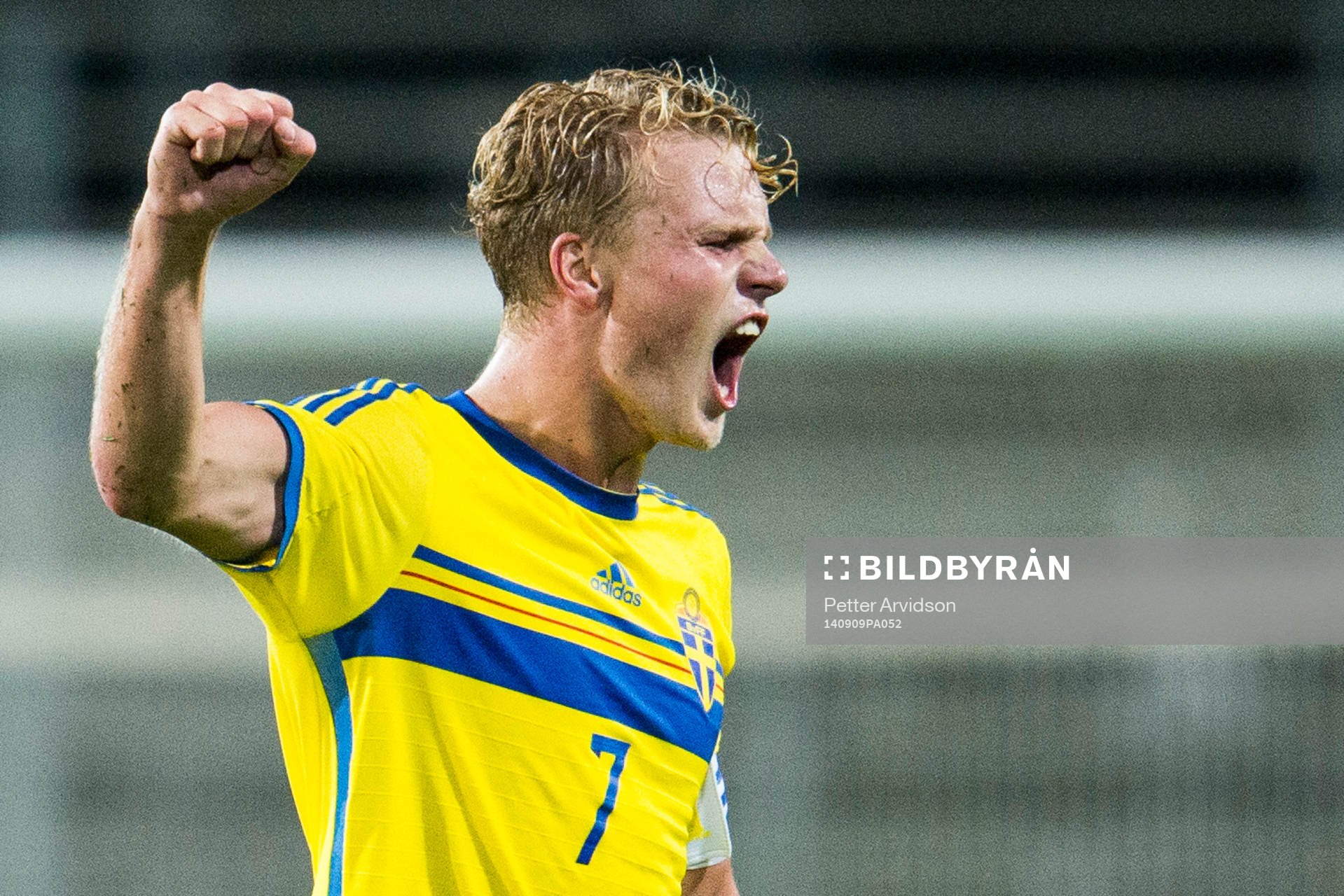 Sveriges Oscar Hiljemark jublar
