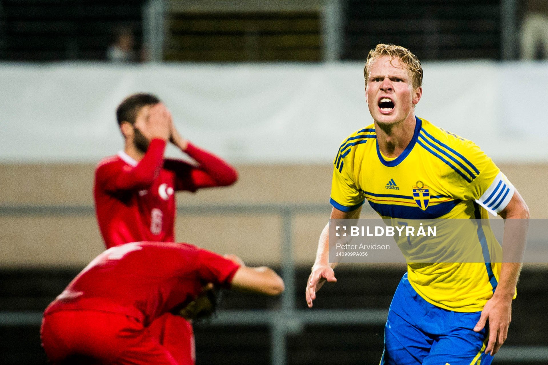 Sveriges Oscar Hiljemark jublar