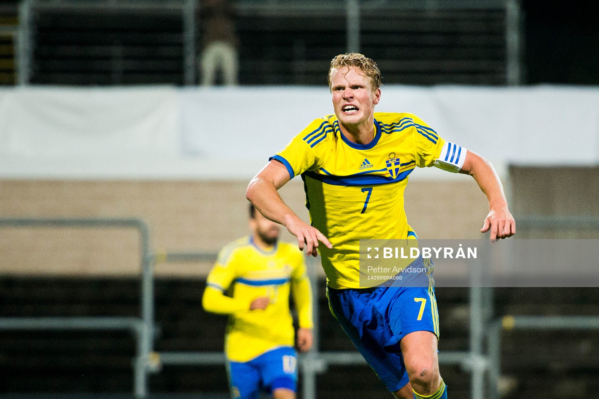 Sveriges Oscar Hiljemark jublar