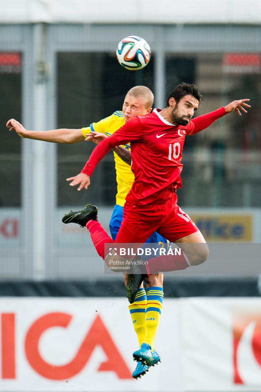 Sveriges Sebastian Holmén och Turkiets Muhammet Demir
