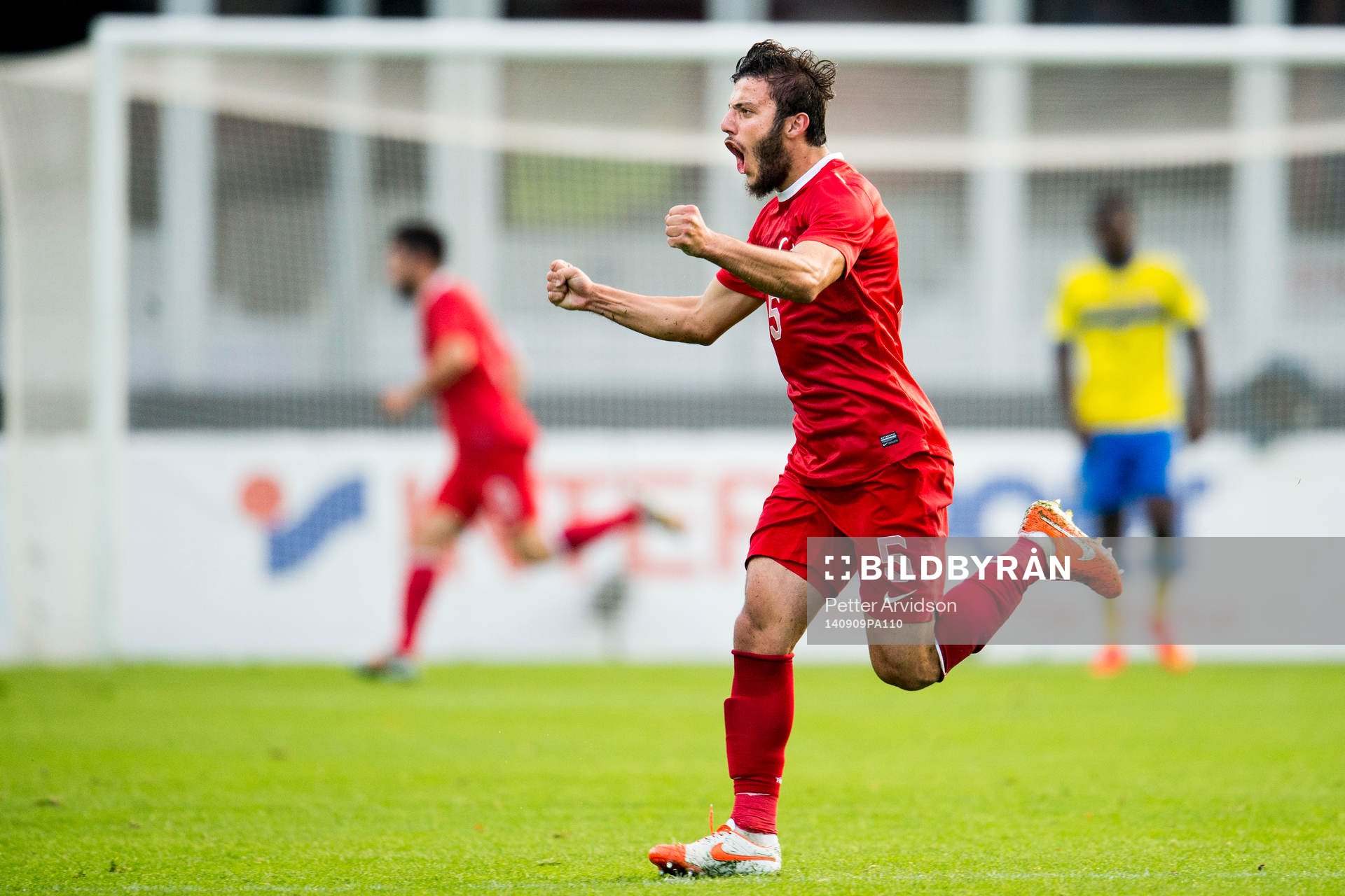 Turkiets Hakan Cinemre jublar