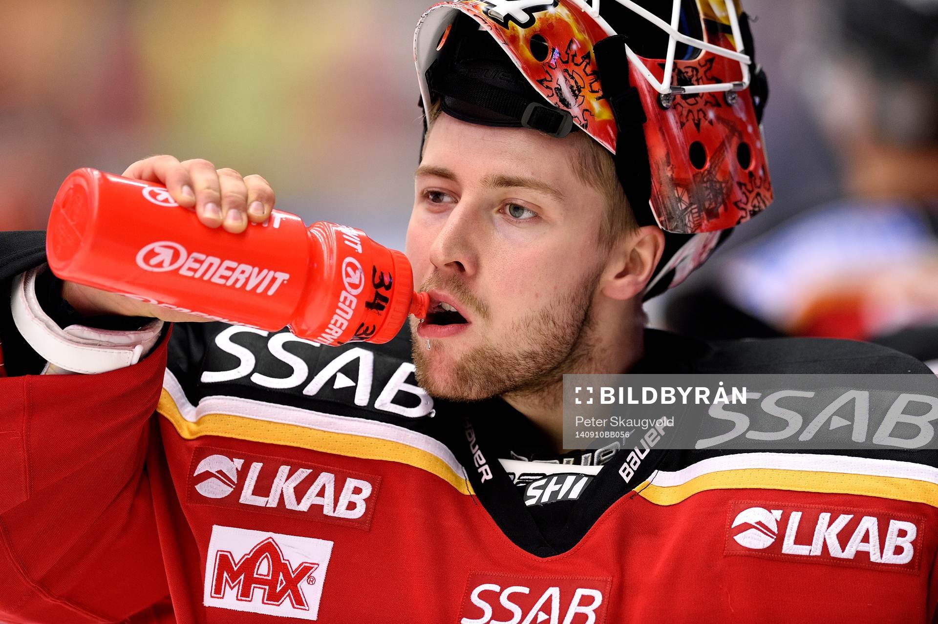 Luleås målvakt Joel Lassinantti på uppvärmningen