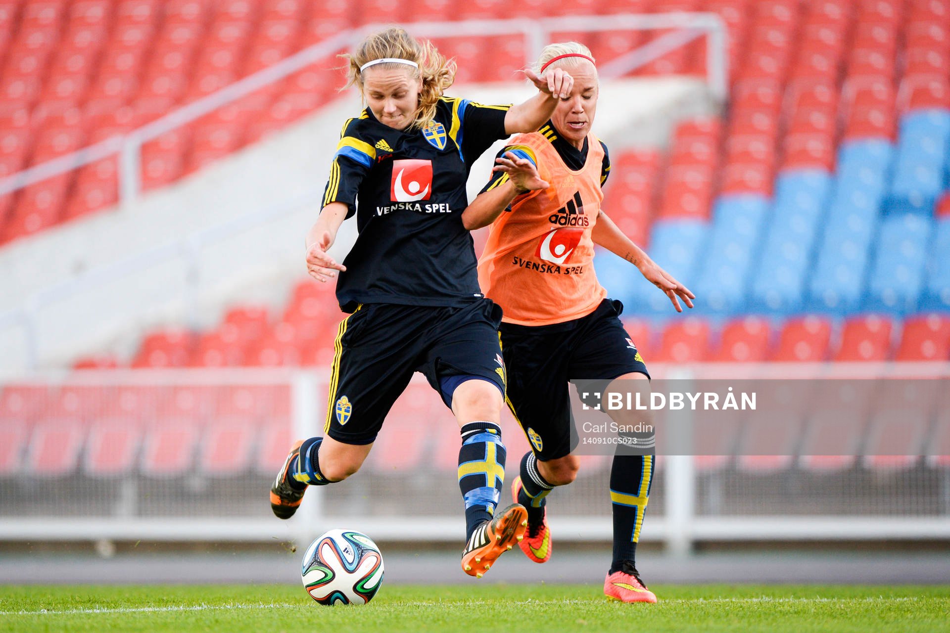 Lisa Dahlkvist och Caroline Seger