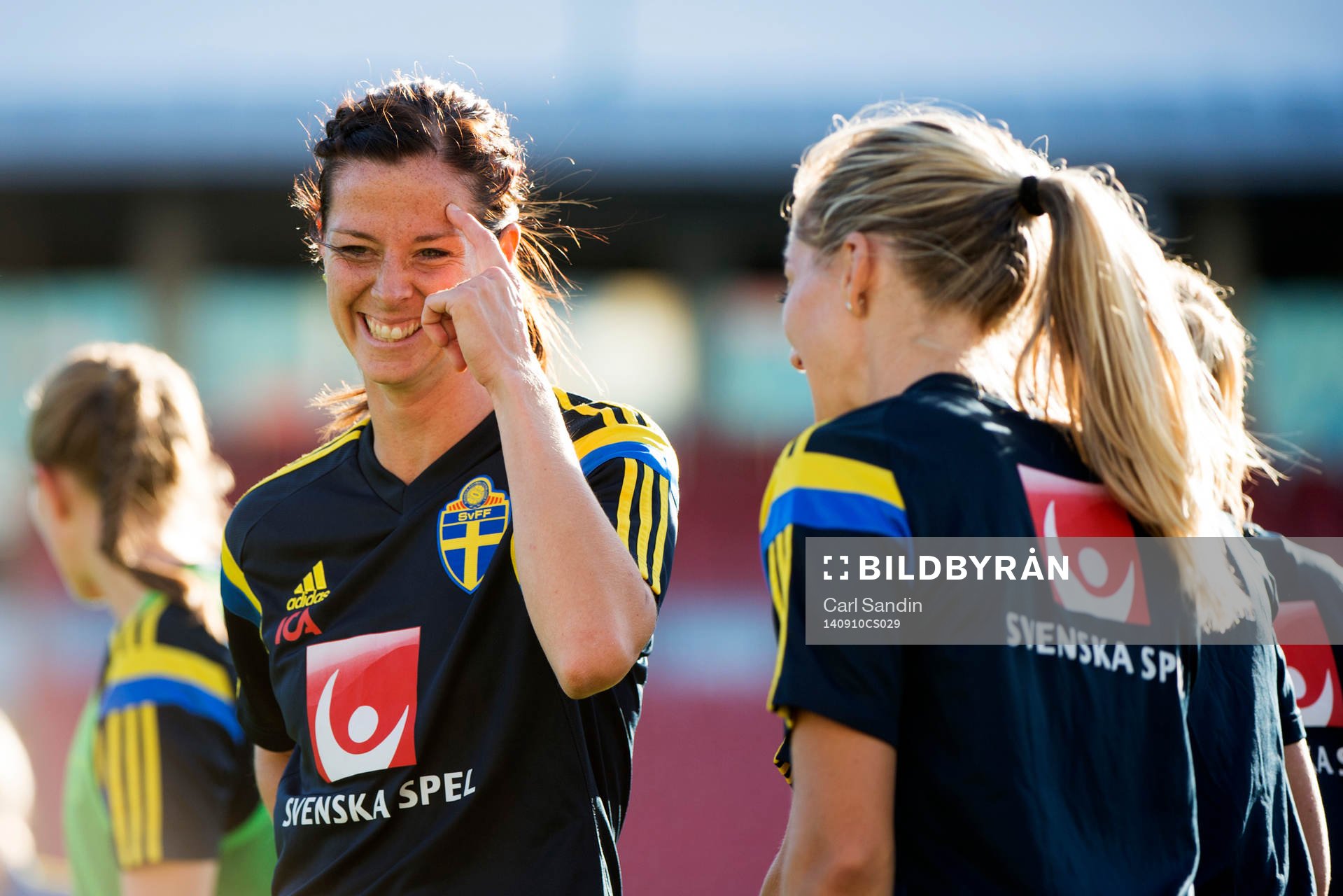 Lotta Schelin och Kosovare Asllani