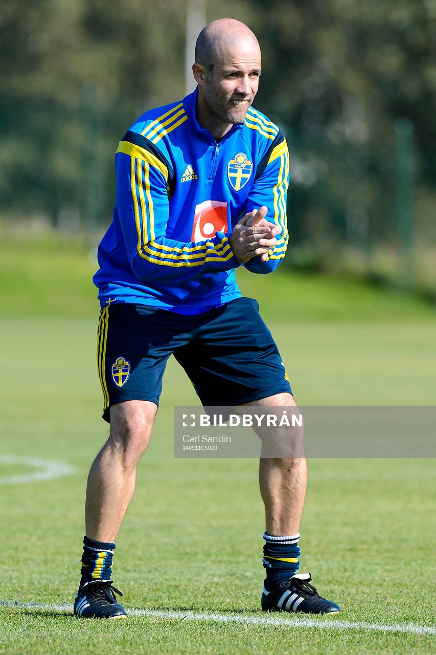 Assisterande förbundskapten Matti Demegård under en träning med damlandslaget i fotboll den 11 september 2014 i Göteborg.