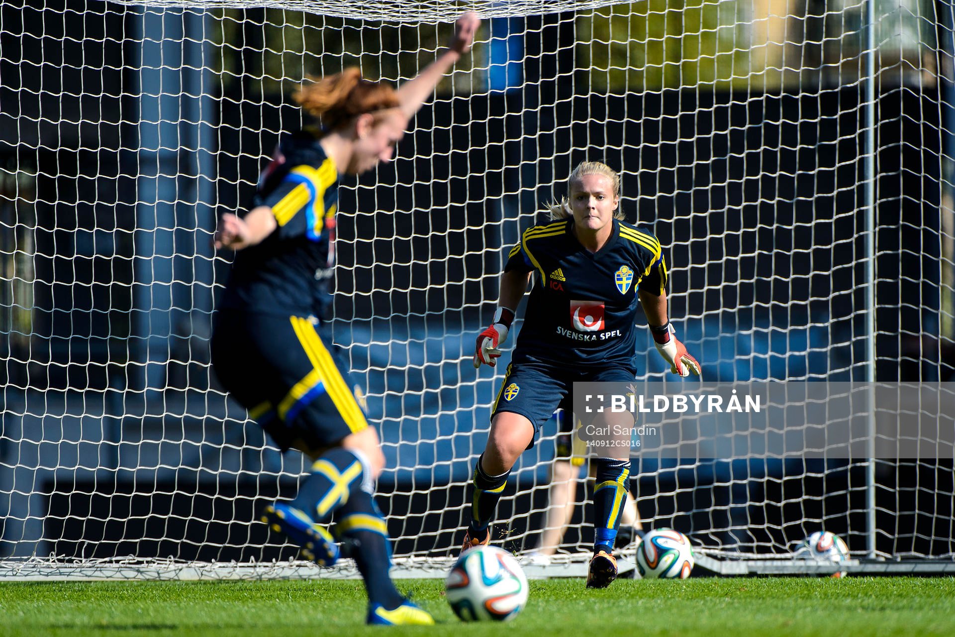 Målvakt Hilda Carlén under en träning med damlandslaget den 12 september 2014 i Göteborg.