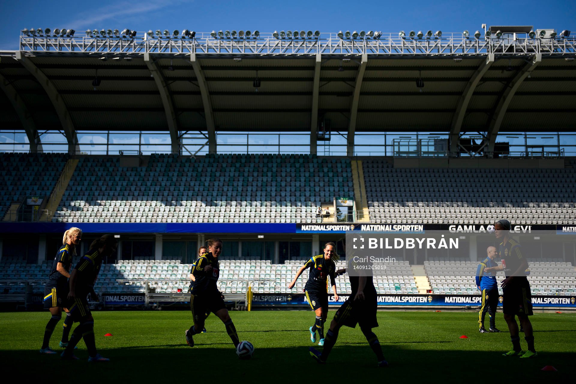 Antonia Göransson och Elin Rubensson tränar