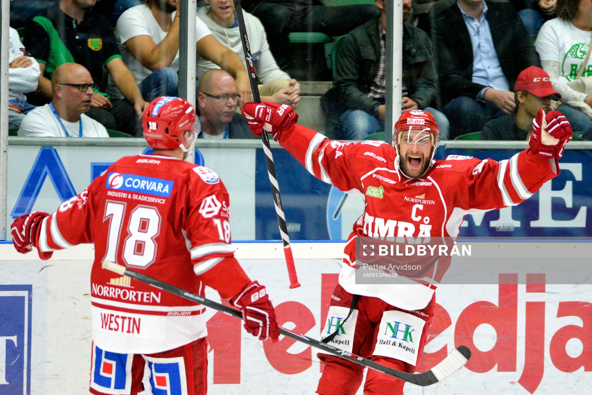 Timrås Per Hallin jublar