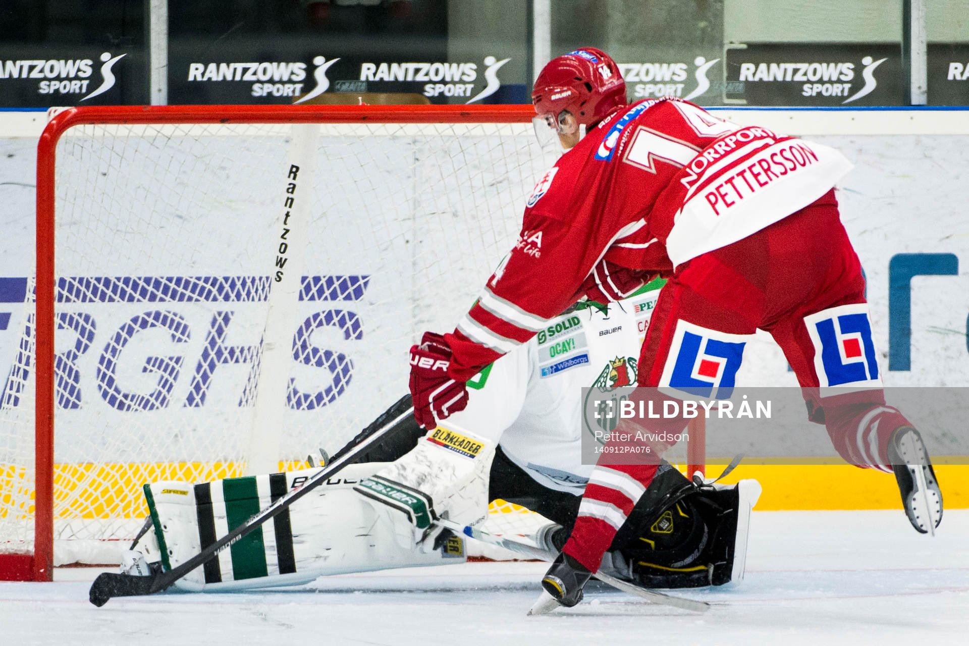 Timrås Emil Pettersson missar en straff mot Rögles