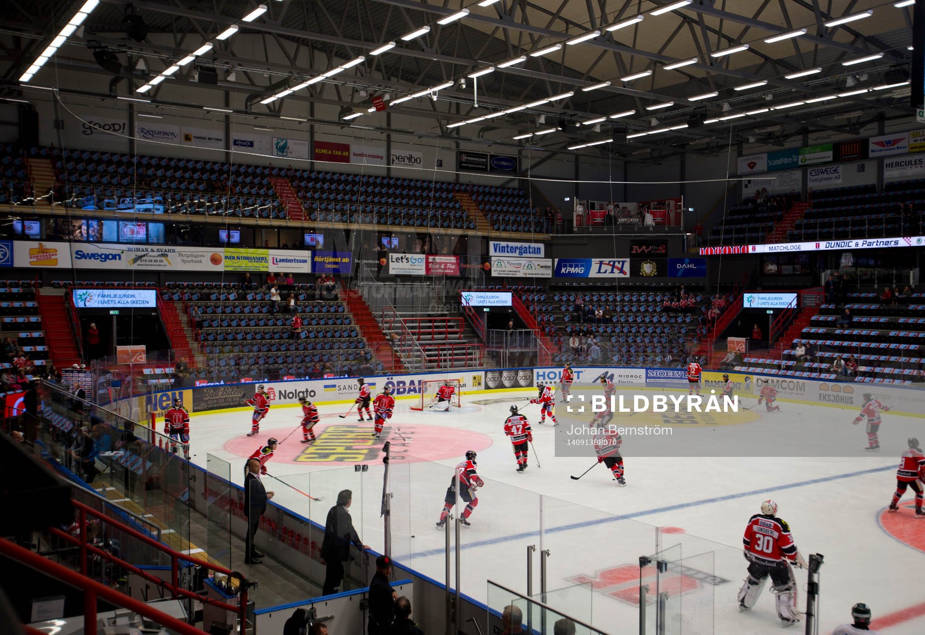 Örebros spelare värmer upp