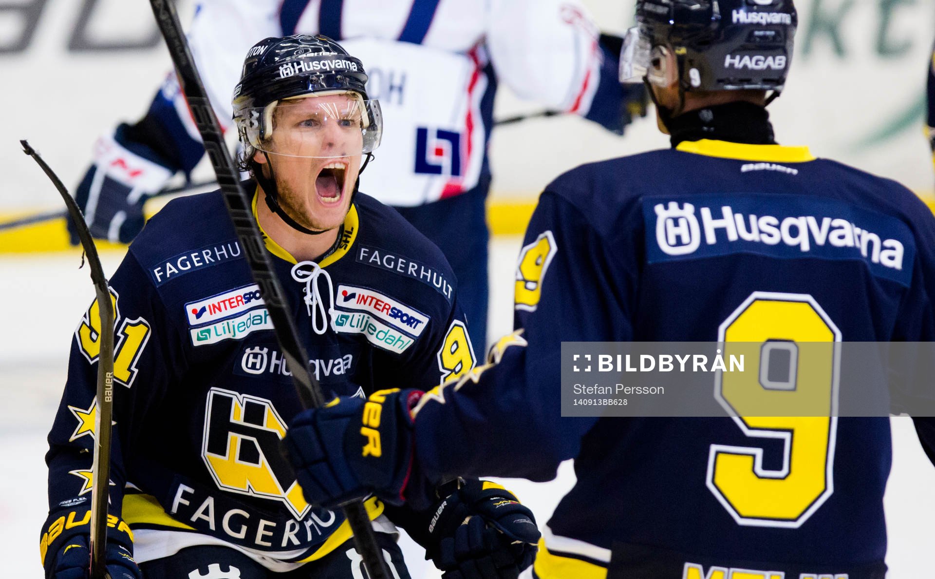 s Andreas Jämtin och HV71:s Björn Melin jublar