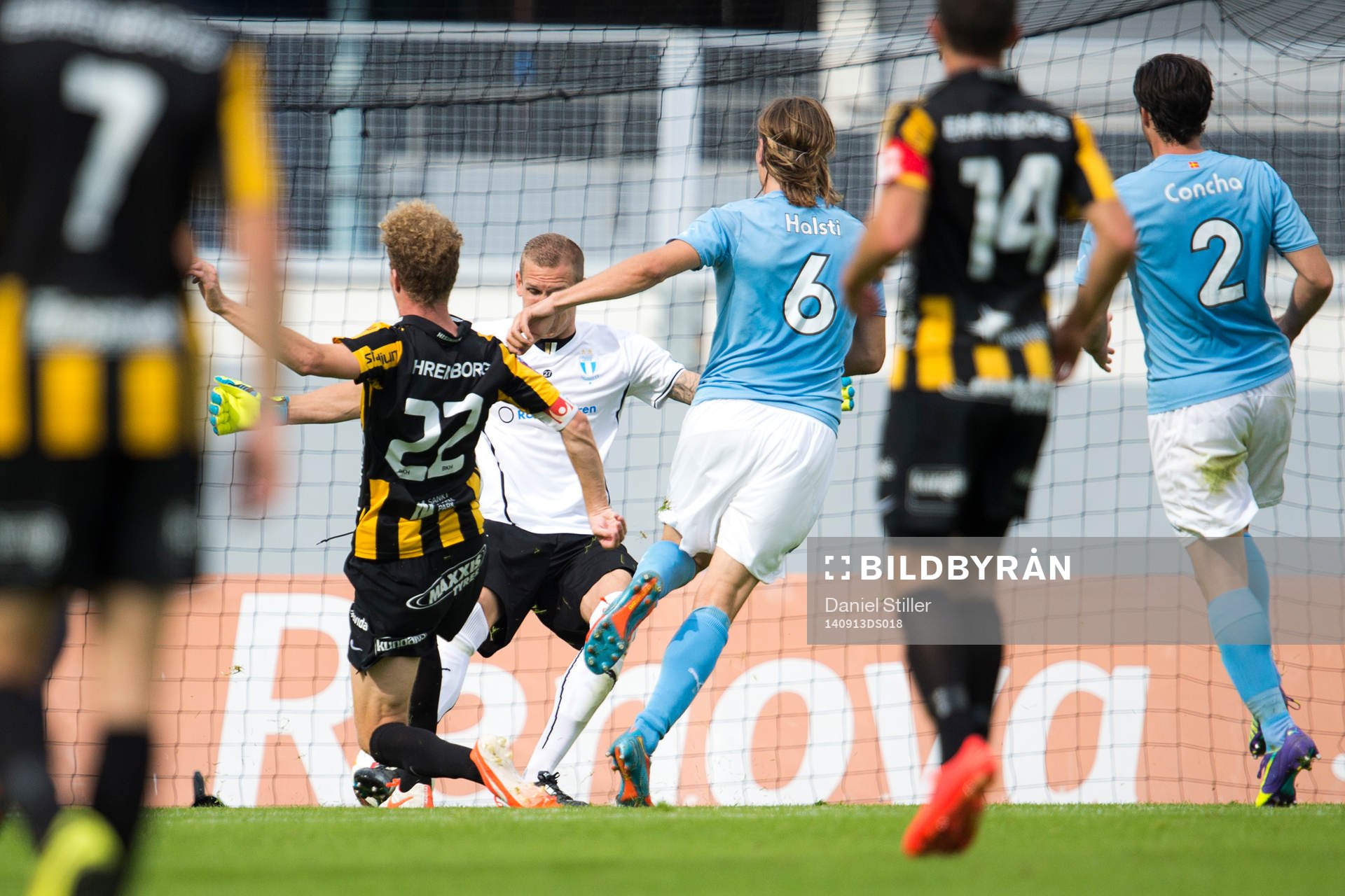 Häckens Samuel Gustafson gör 3-1 bakom Malmö FFs