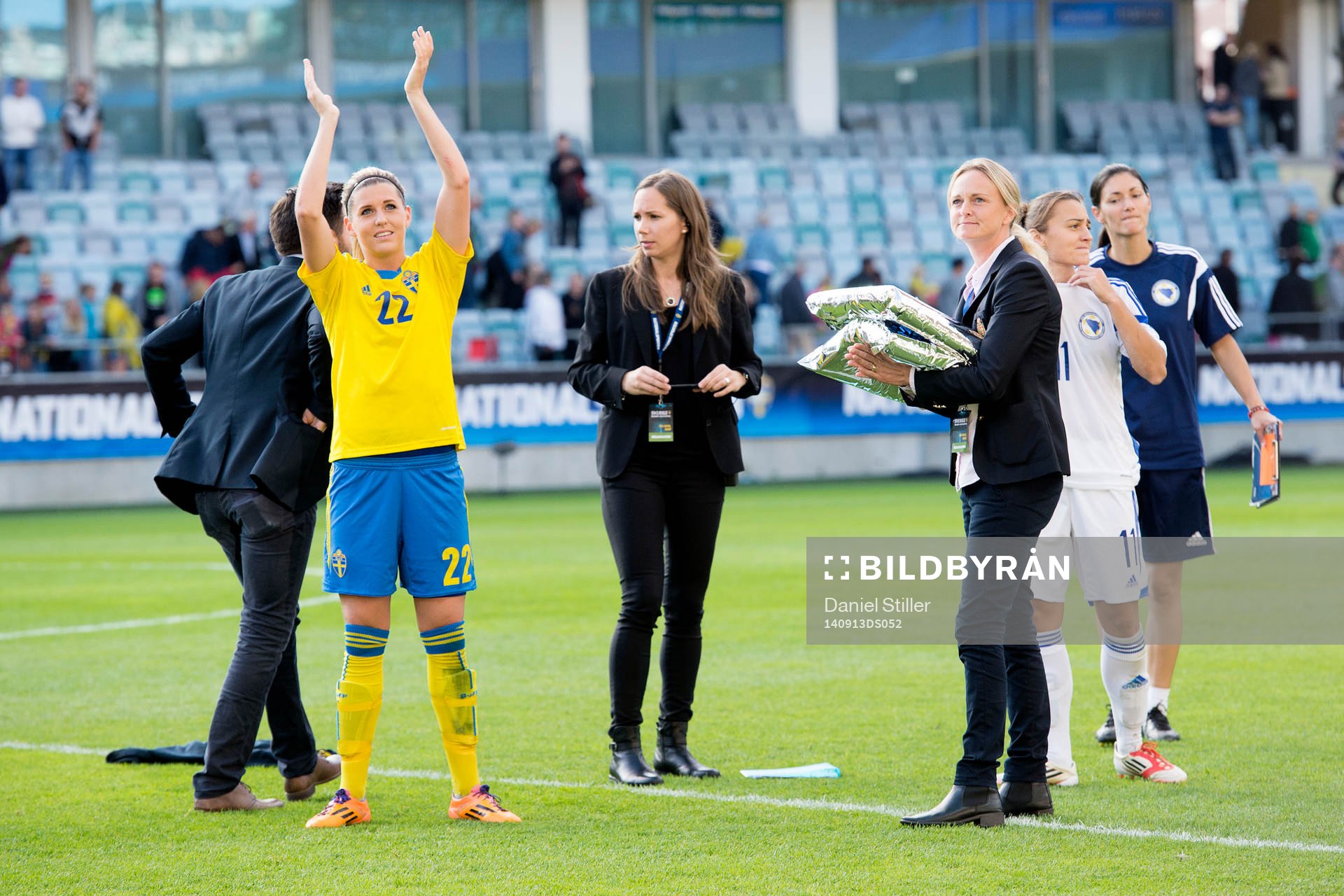Sveriges Olivia Schough tackar publiken