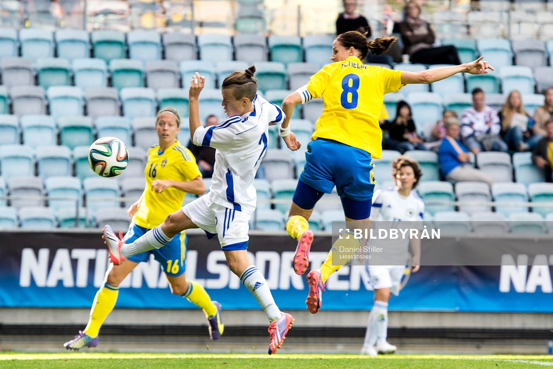 under fotbollsmatchen i damernas VM-kval mellan Sverige och