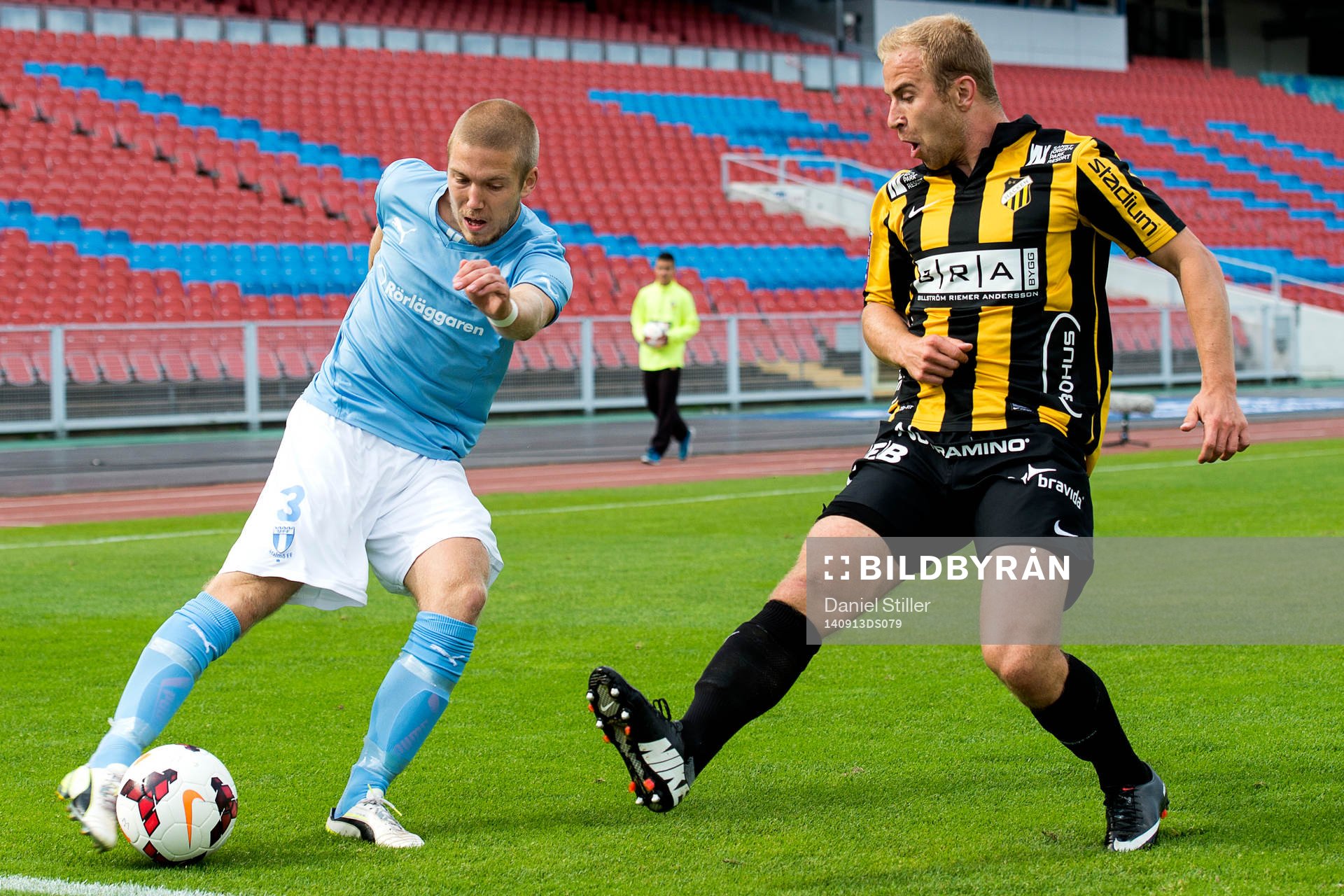Malmö FFs Anton Tinnerholm och Häckens Kari Arkivuo