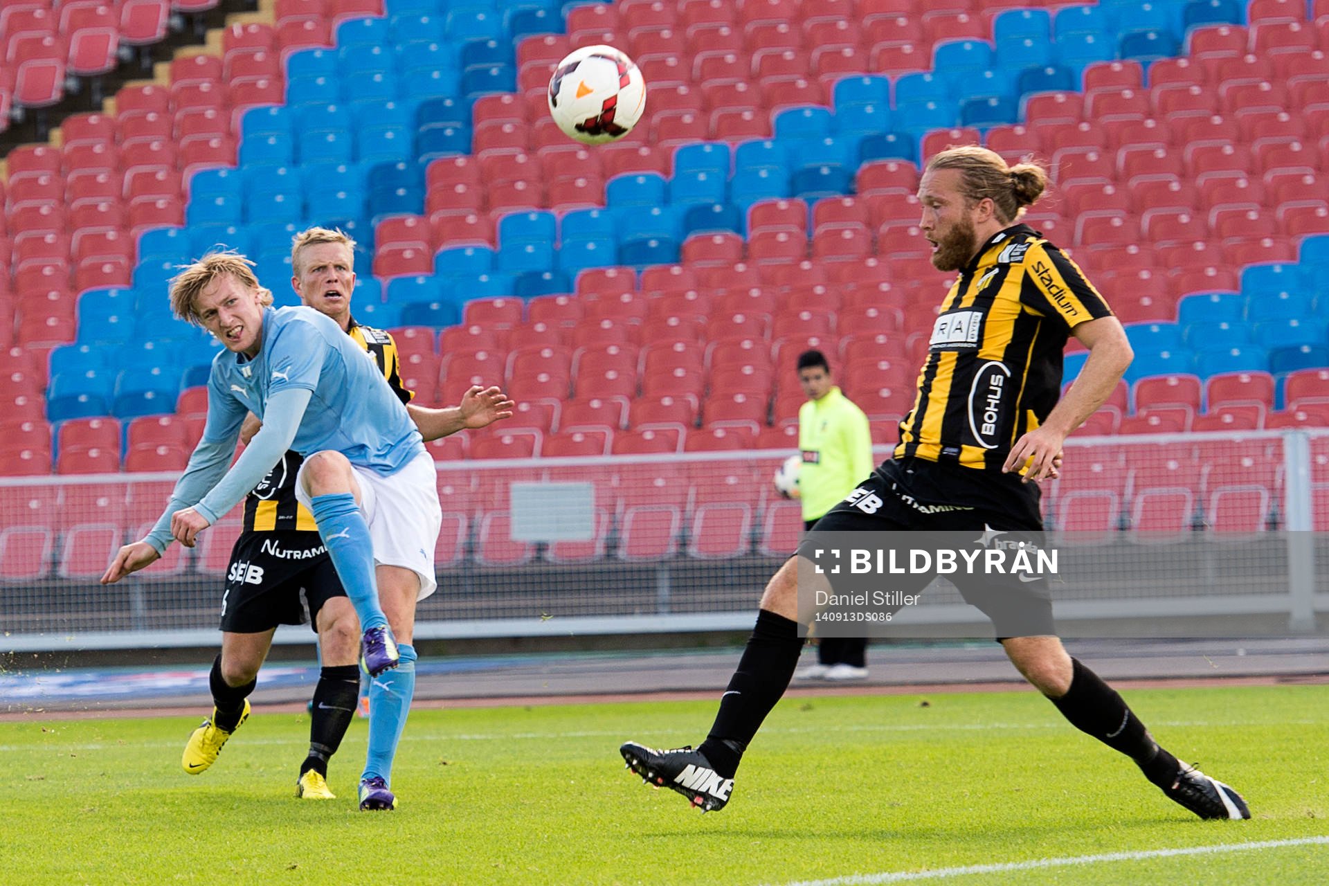 Malmö FFs Emil Forsberg skjuter