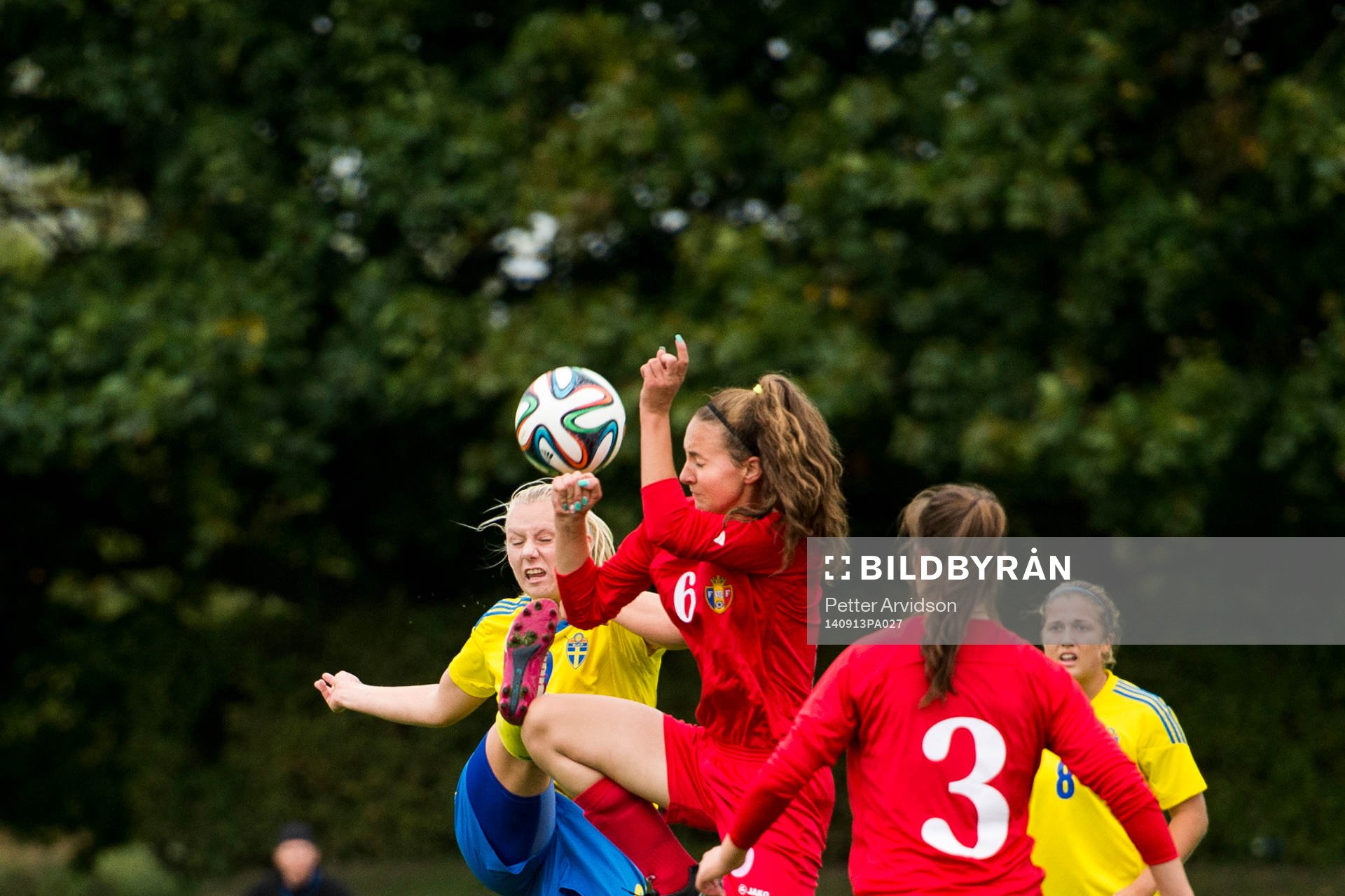 Sveriges Emma Stina Blackstenius och Moldaviens Daniela