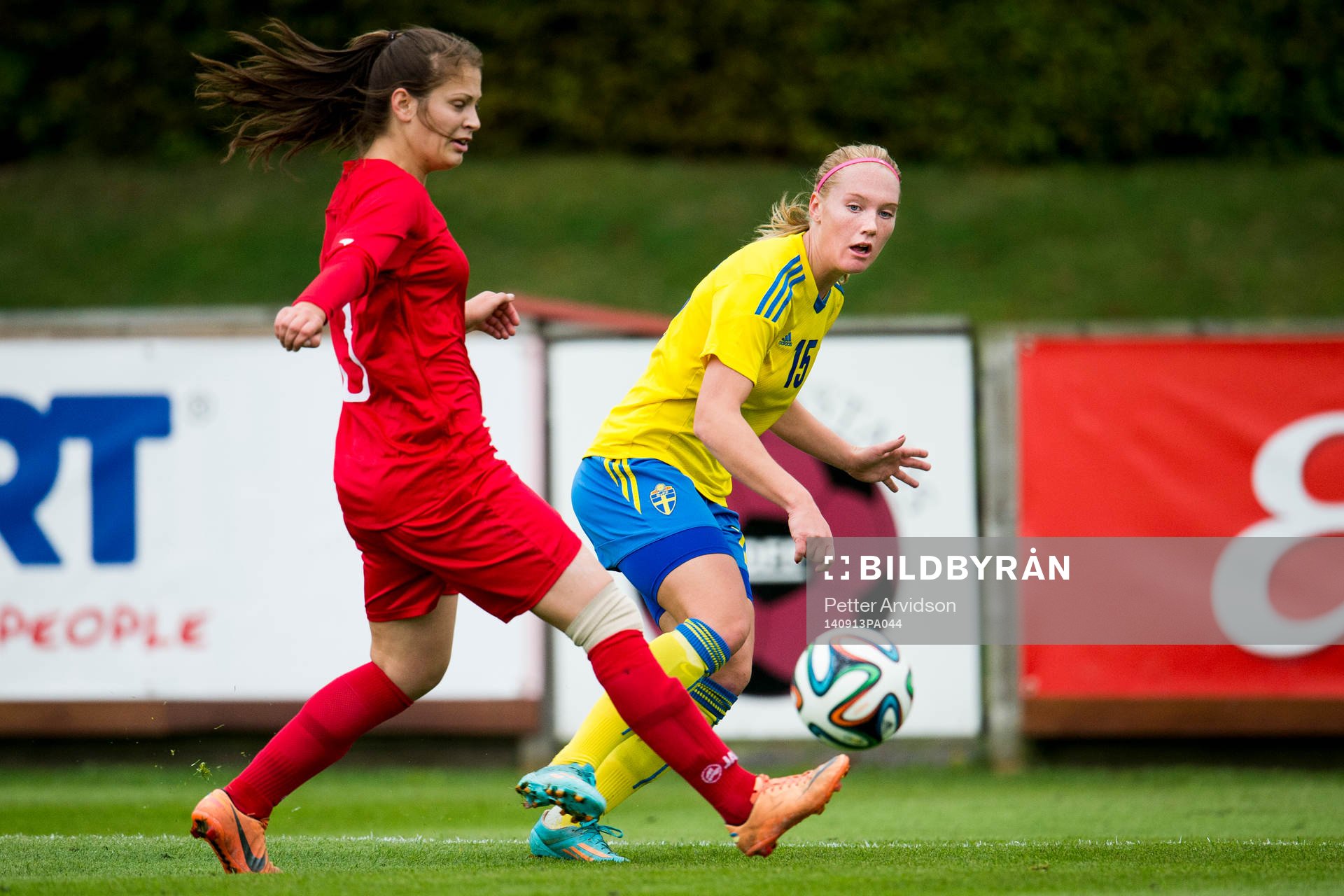 Sveriges Ida Andersson och Moldaviens Victoria Gurdis