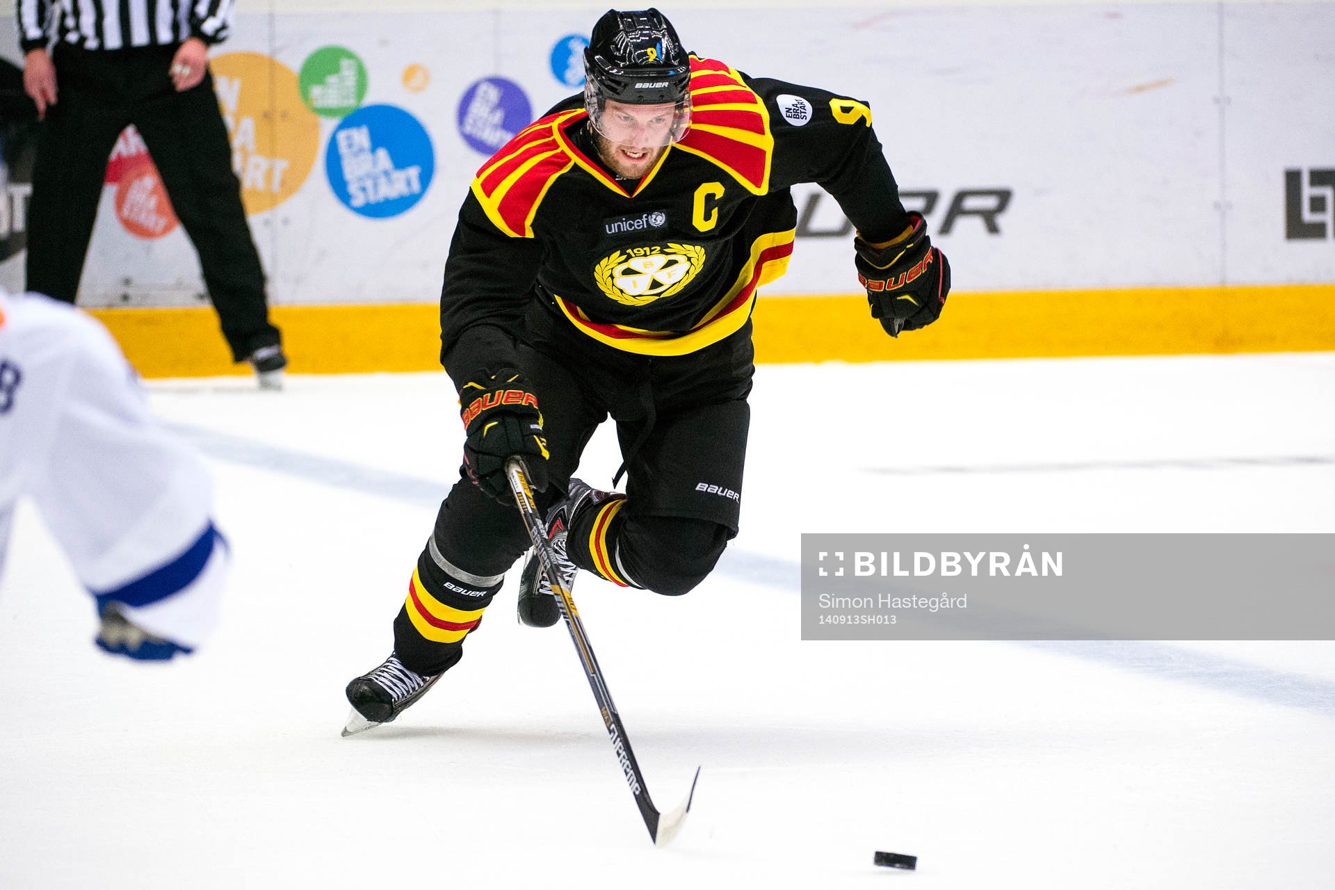 Brynäs Niclas Andersén jagar puck