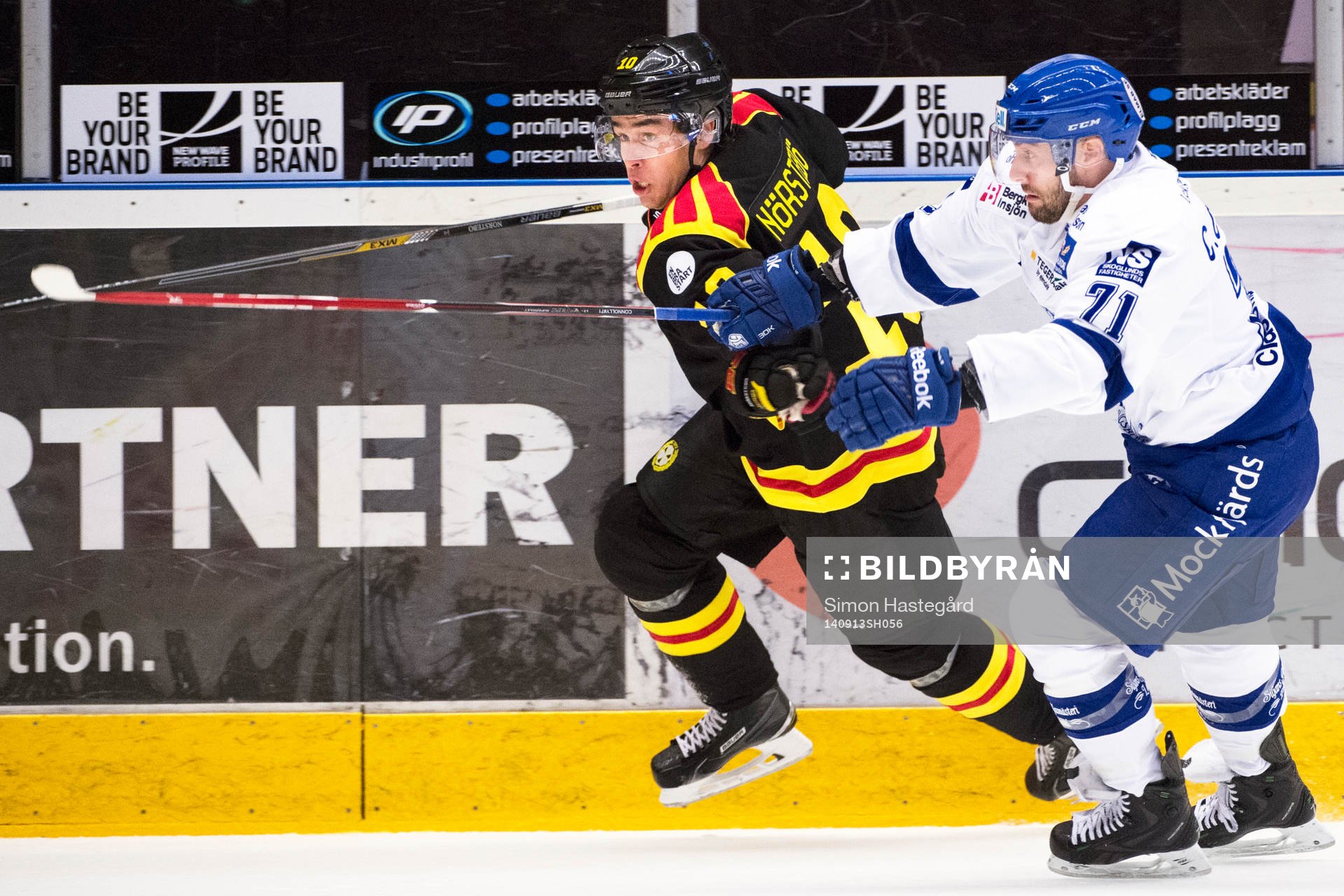 Brynäs Mattias Nörstebö och Leksands Chris Connolly