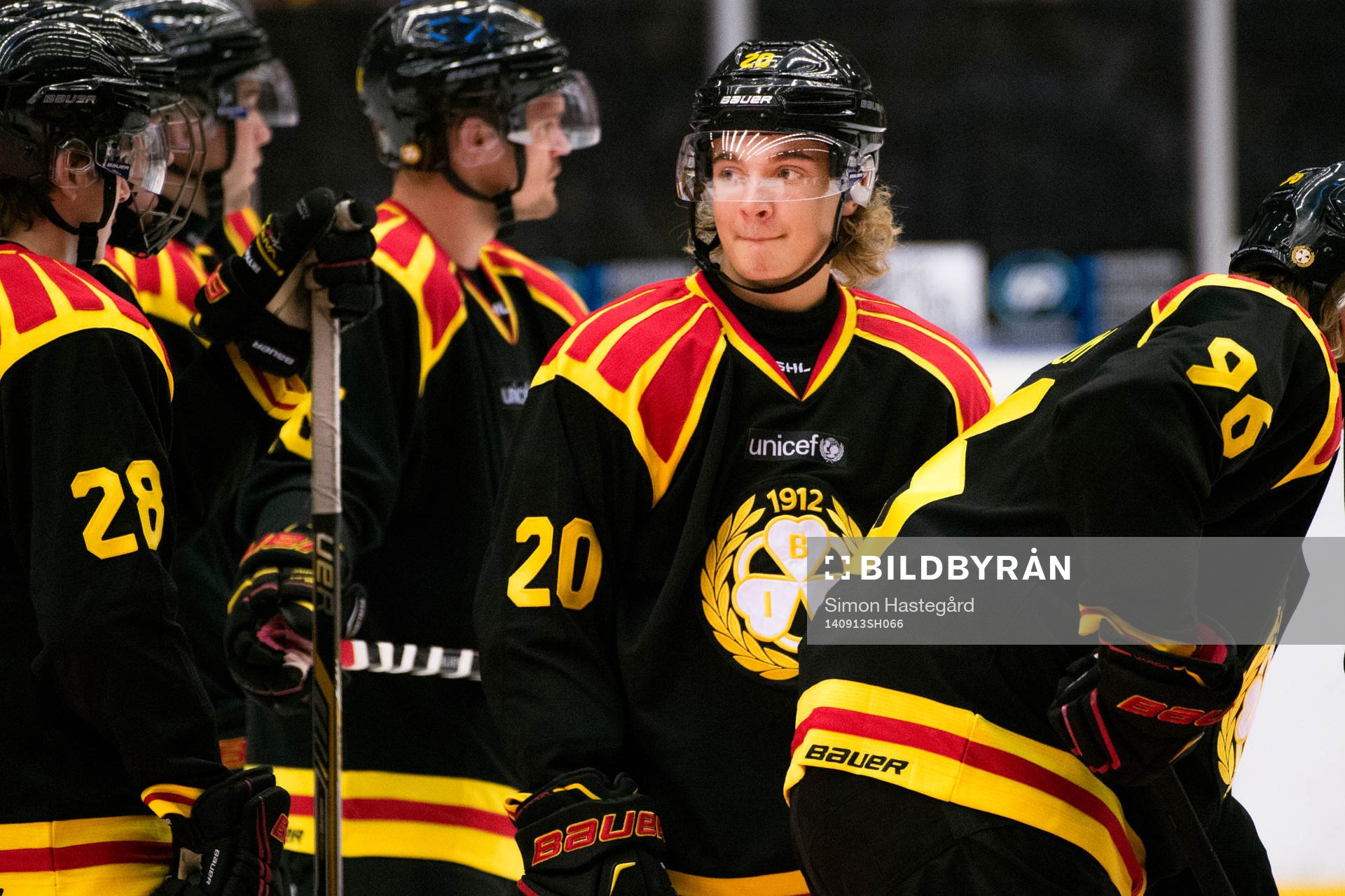 Brynäs Adam Brodecki på uppvärmningen före
