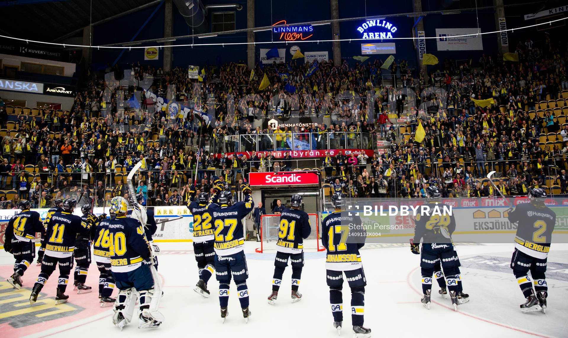 HV71's spelare tackar publiken