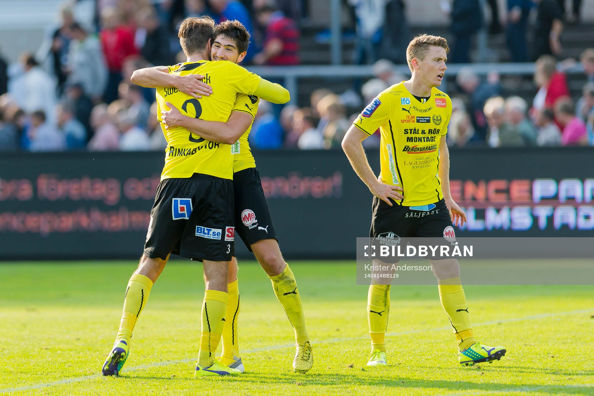 Mjällbys spelare jublar