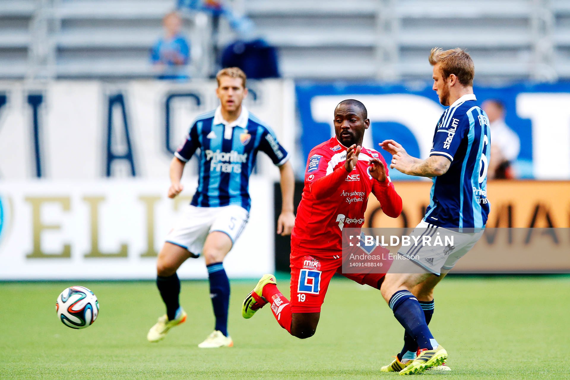Åtvidabergs John Owoeri och Djurgårdens Aleksander