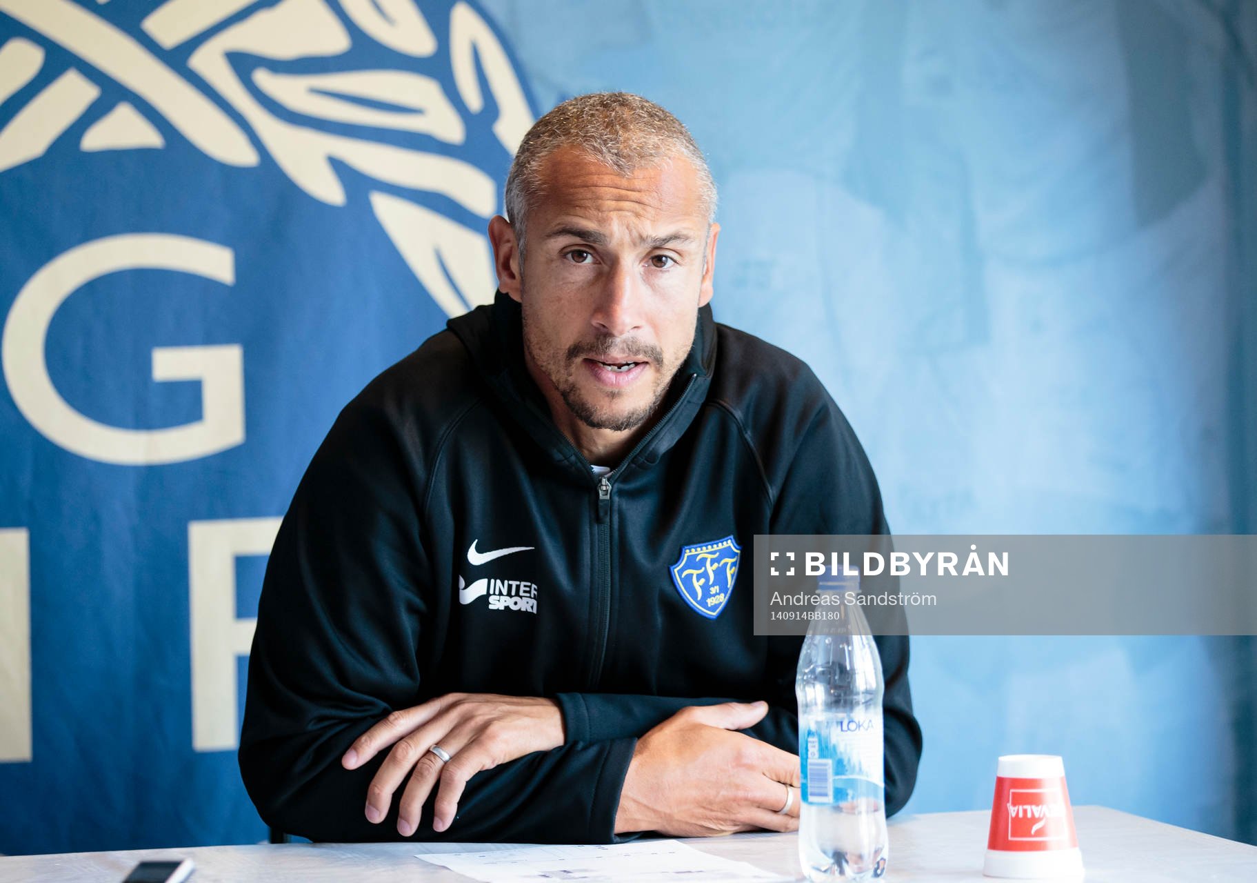 Falkenbergs tränare Henrik Larsson på presskonferensen