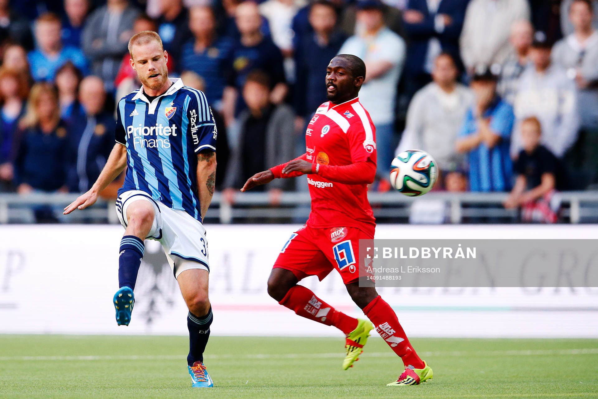 Djurgårdens Fredrik Stenman och Åtvidabergs John Owoeri